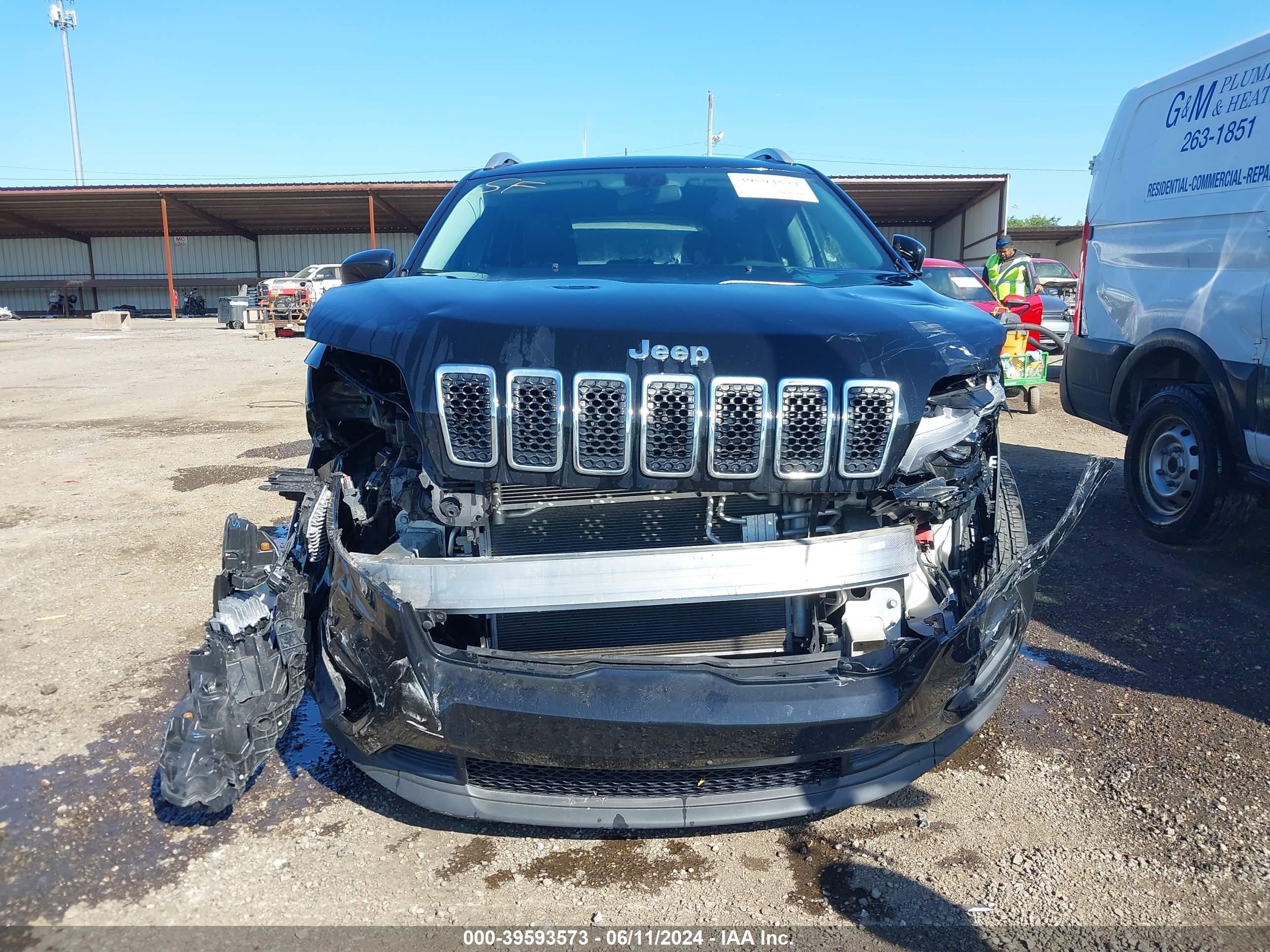 2019 Jeep Cherokee Latitude Plus 4X4 vin: 1C4PJMLB2KD168797