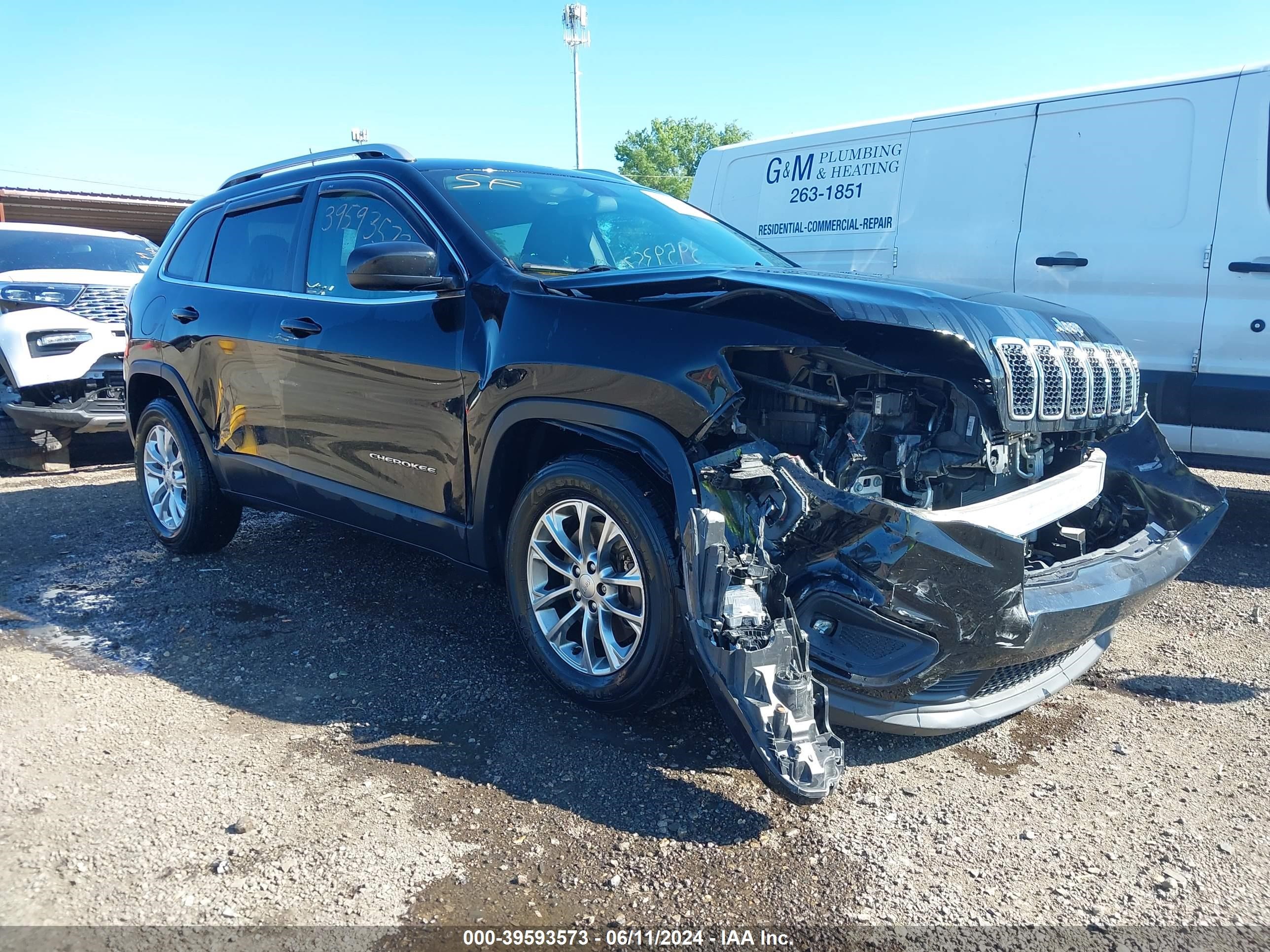 2019 Jeep Cherokee Latitude Plus 4X4 vin: 1C4PJMLB2KD168797