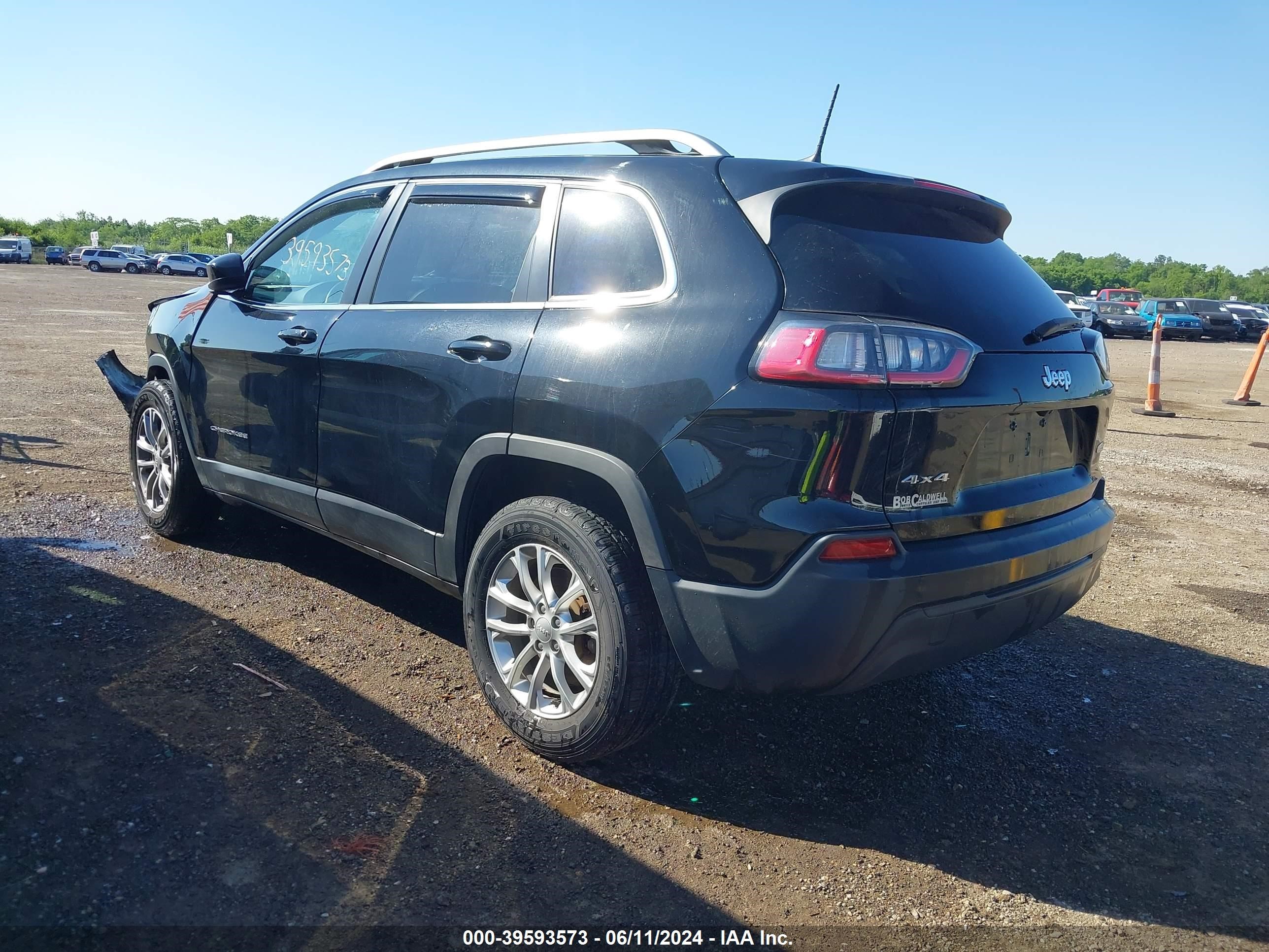 2019 Jeep Cherokee Latitude Plus 4X4 vin: 1C4PJMLB2KD168797