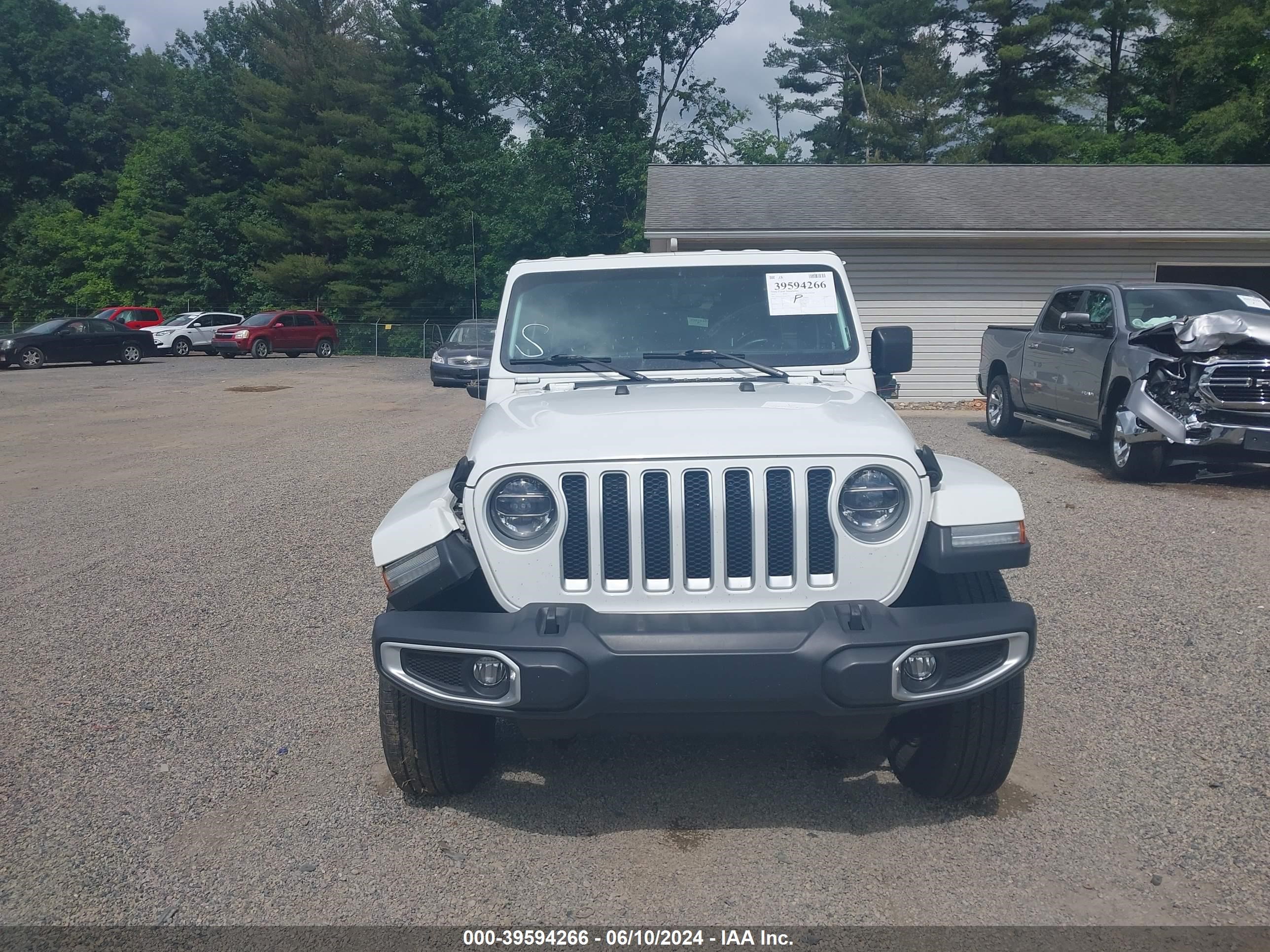 2019 Jeep Wrangler Unlimited Sahara 4X4 vin: 1C4HJXEG4KW622051