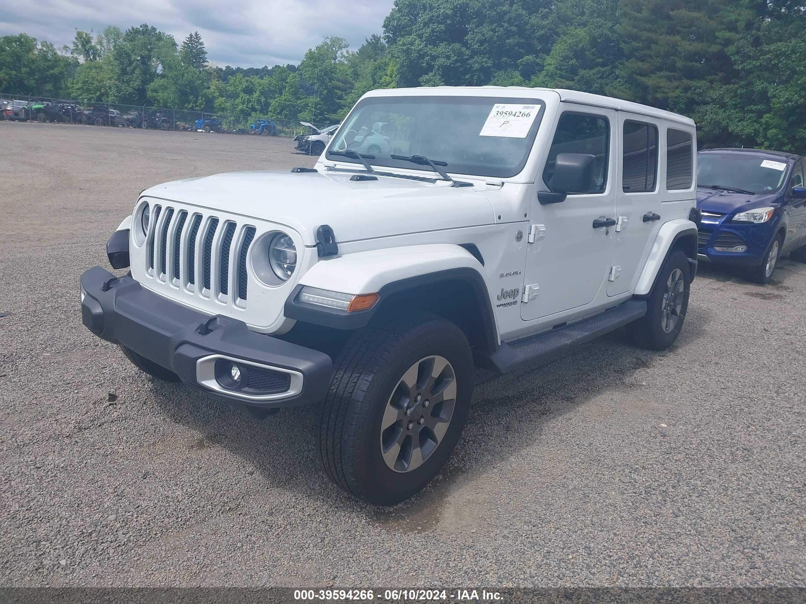 2019 Jeep Wrangler Unlimited Sahara 4X4 vin: 1C4HJXEG4KW622051