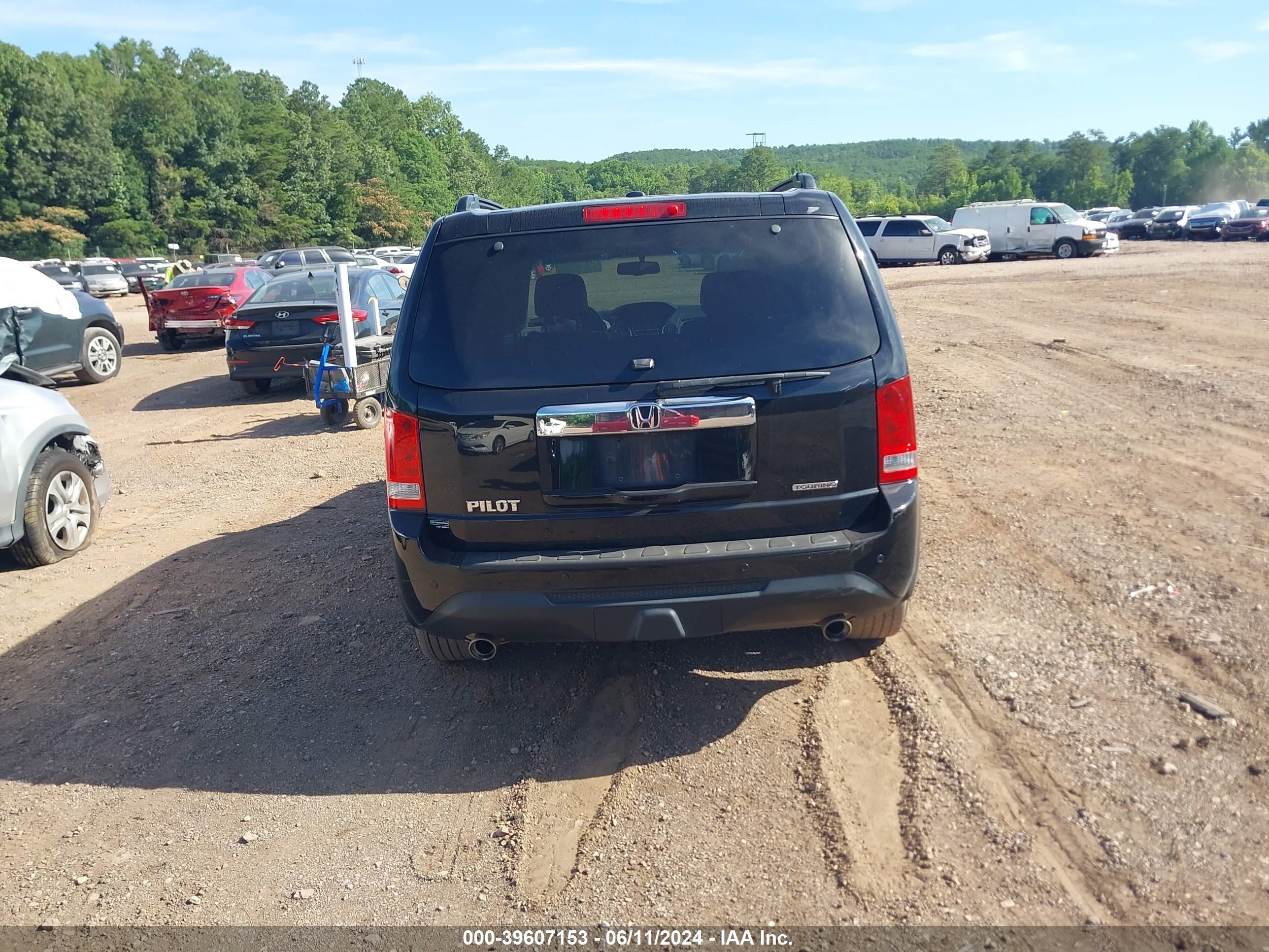 2015 Honda Pilot Touring vin: 5FNYF3H95FB023824