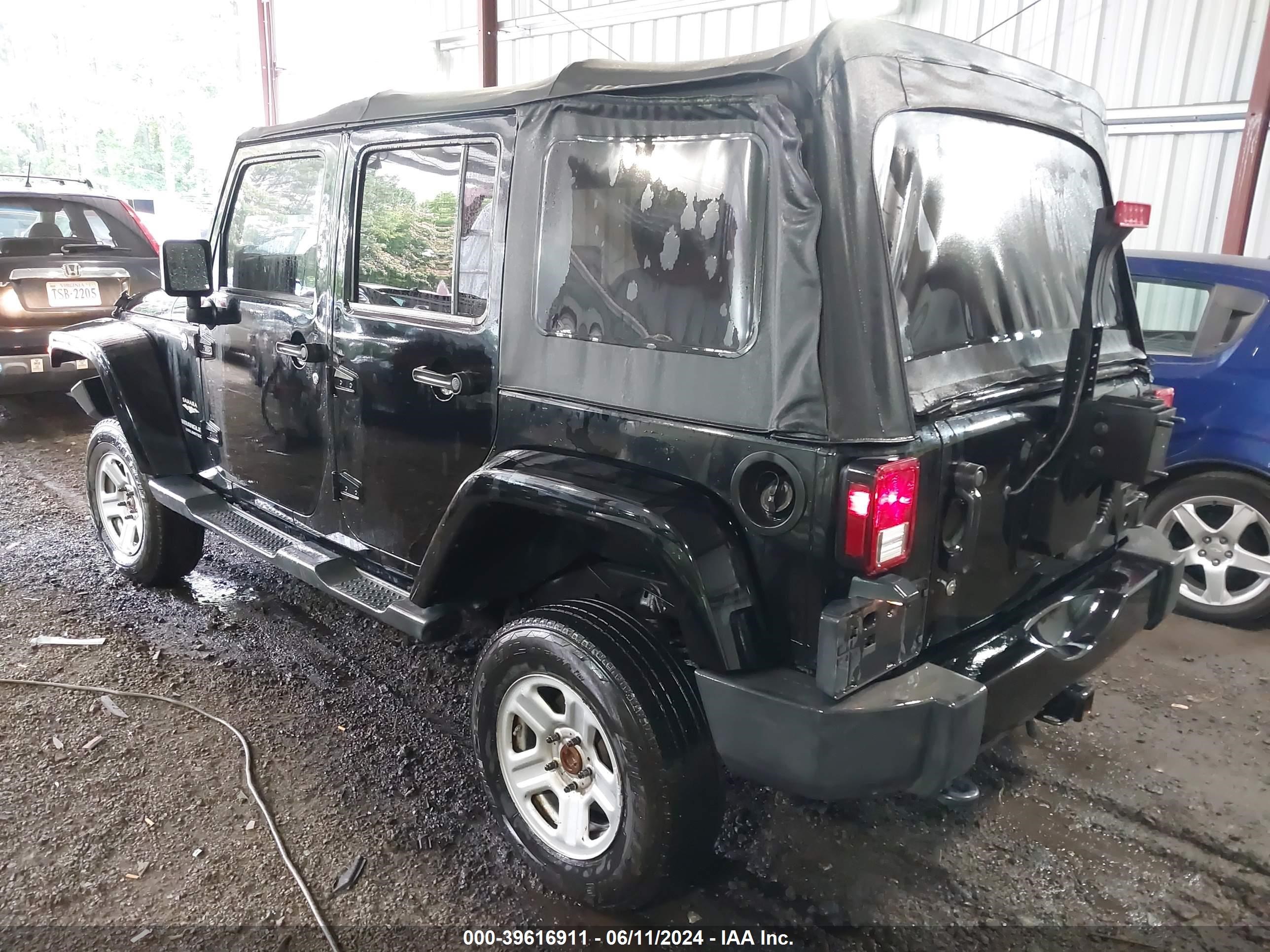 2015 Jeep Wrangler Unlimited Sahara vin: 1C4BJWEGXFL526562