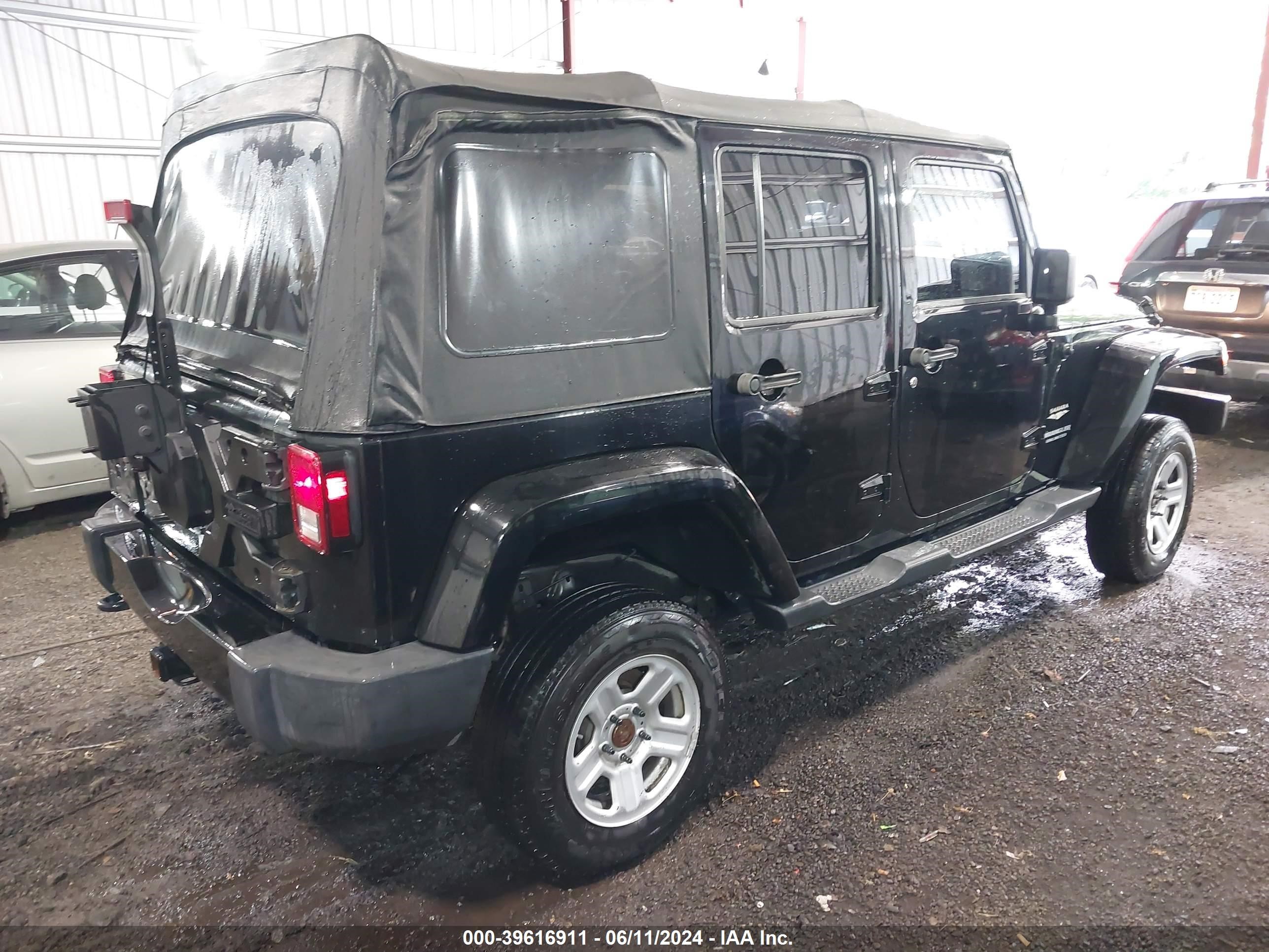 2015 Jeep Wrangler Unlimited Sahara vin: 1C4BJWEGXFL526562