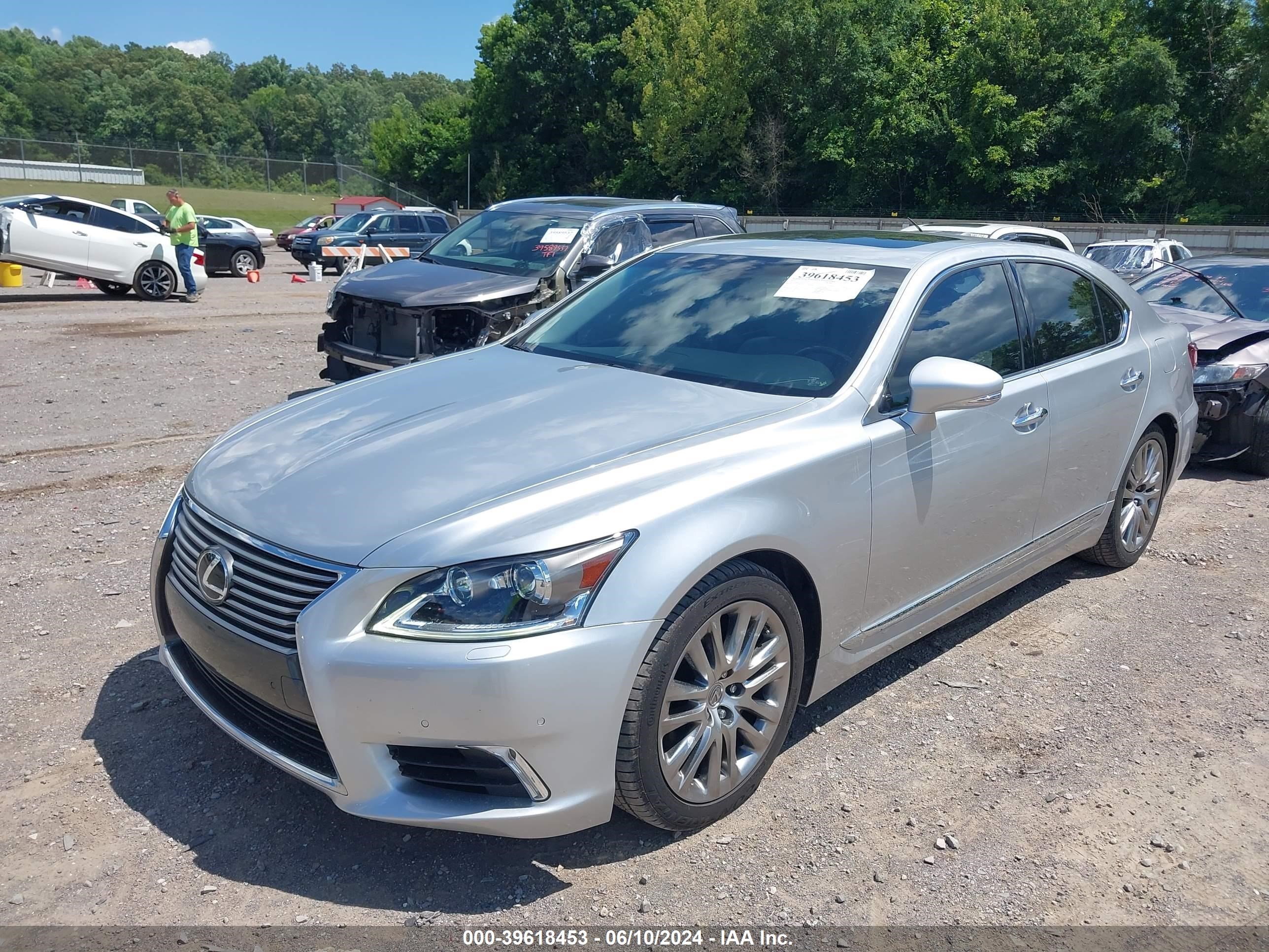 2016 Lexus Ls 460 vin: JTHBL5EF5G5139157