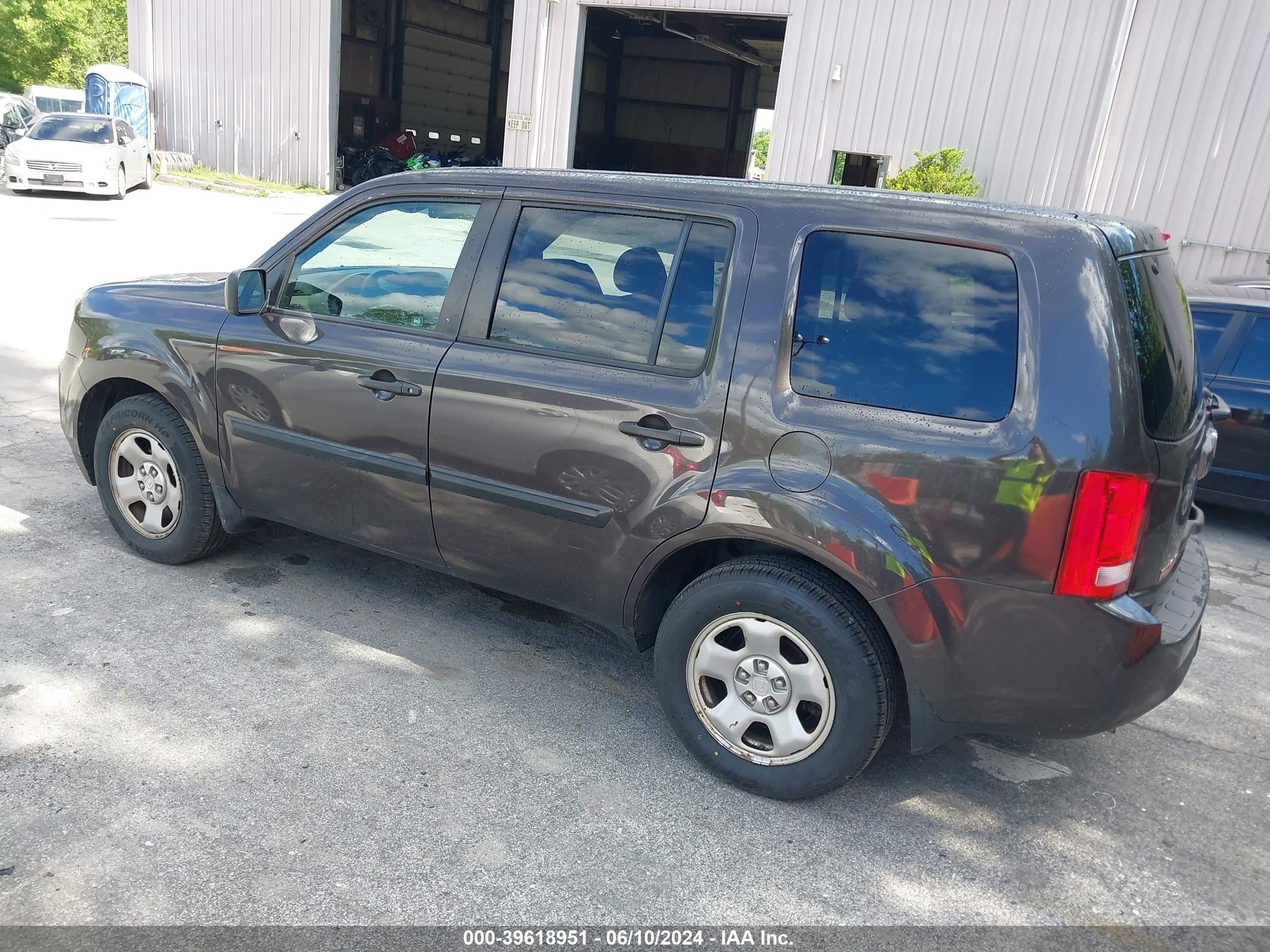 2012 Honda Pilot Lx vin: 5FNYF4H23CB005164