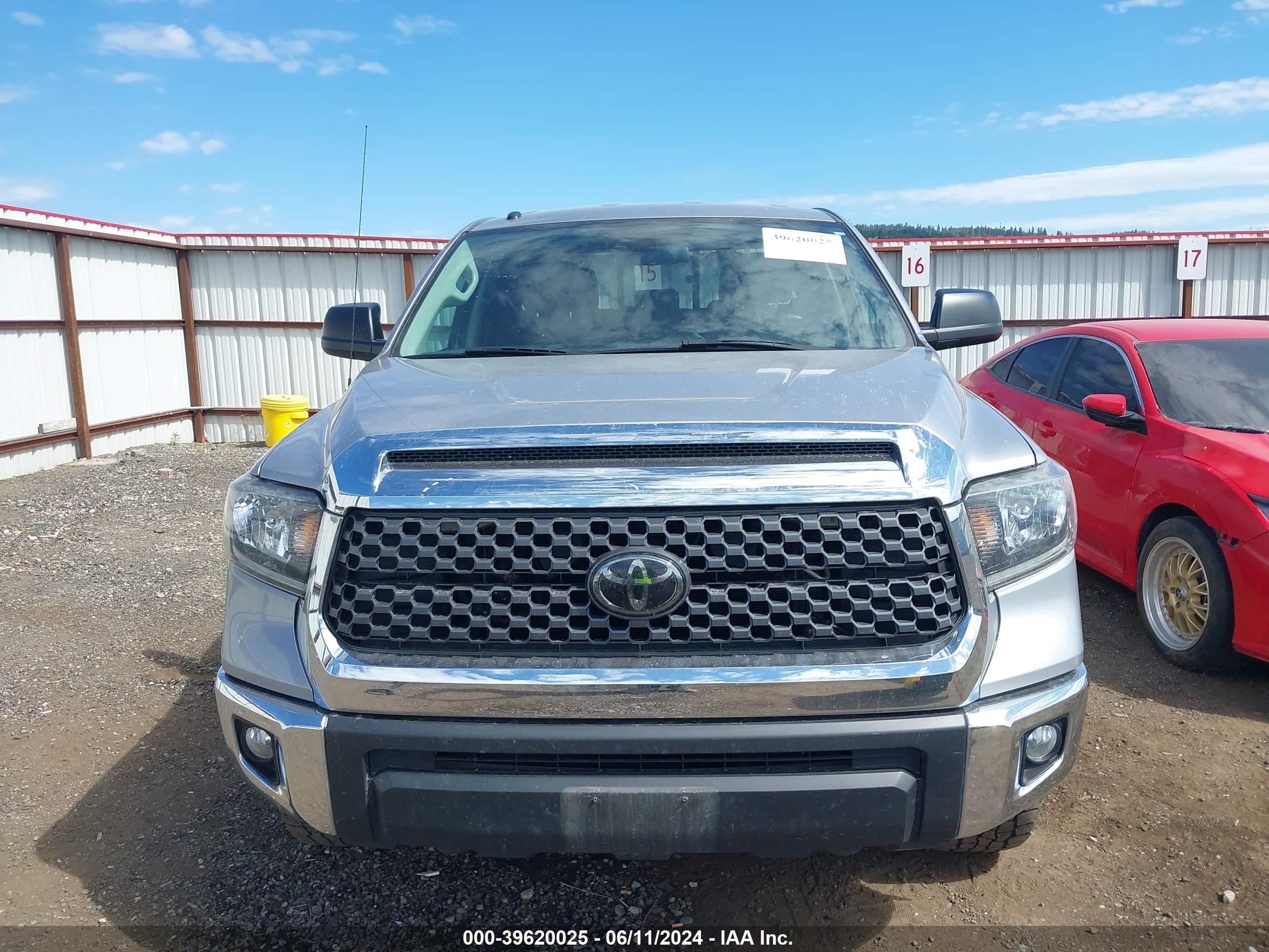 2018 Toyota Tundra Sr5 5.7L V8 vin: 5TFUY5F14JX772694