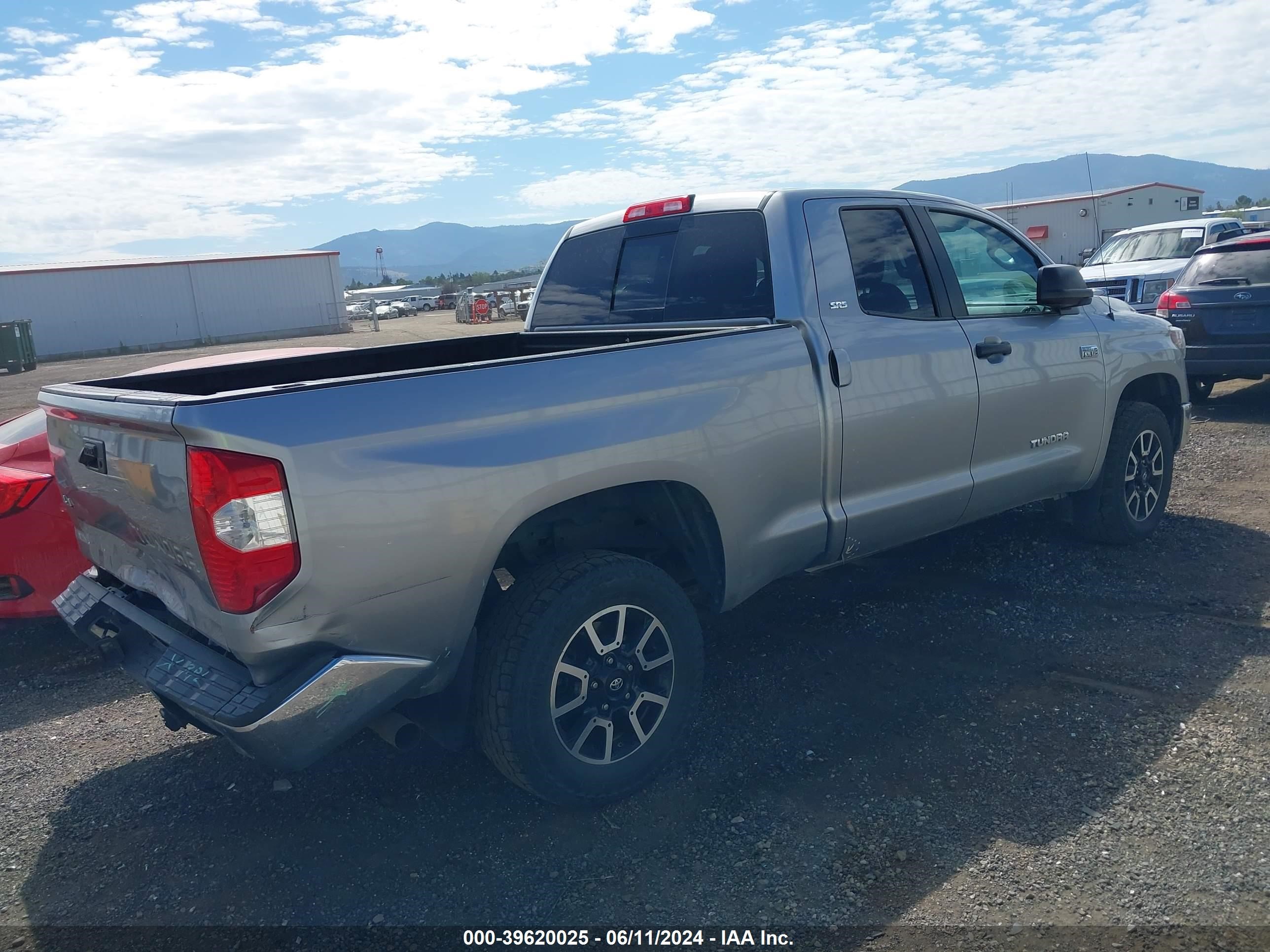 2018 Toyota Tundra Sr5 5.7L V8 vin: 5TFUY5F14JX772694