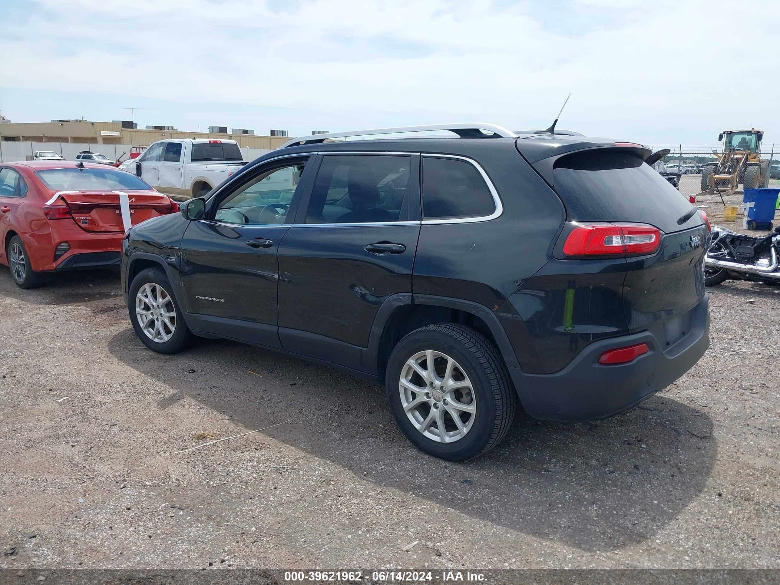 2014 Jeep Cherokee Latitude vin: 1C4PJLCB2EW300024