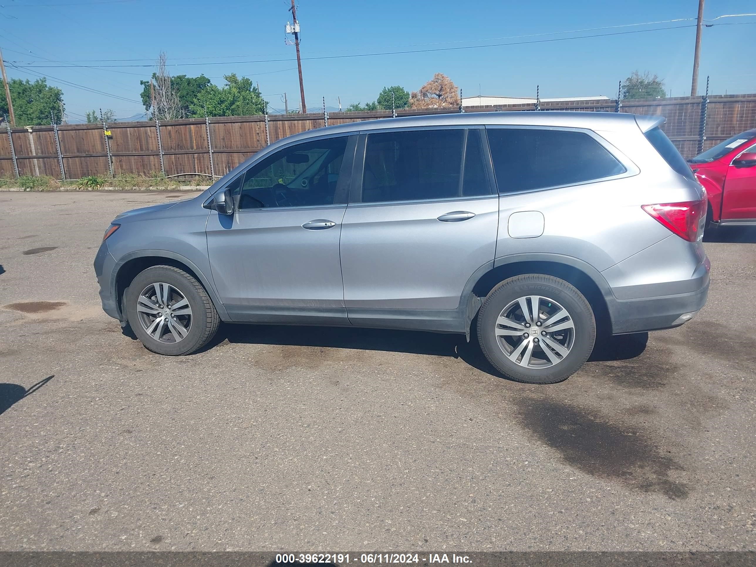 2016 Honda Pilot Ex-L vin: 5FNYF6H58GB020819