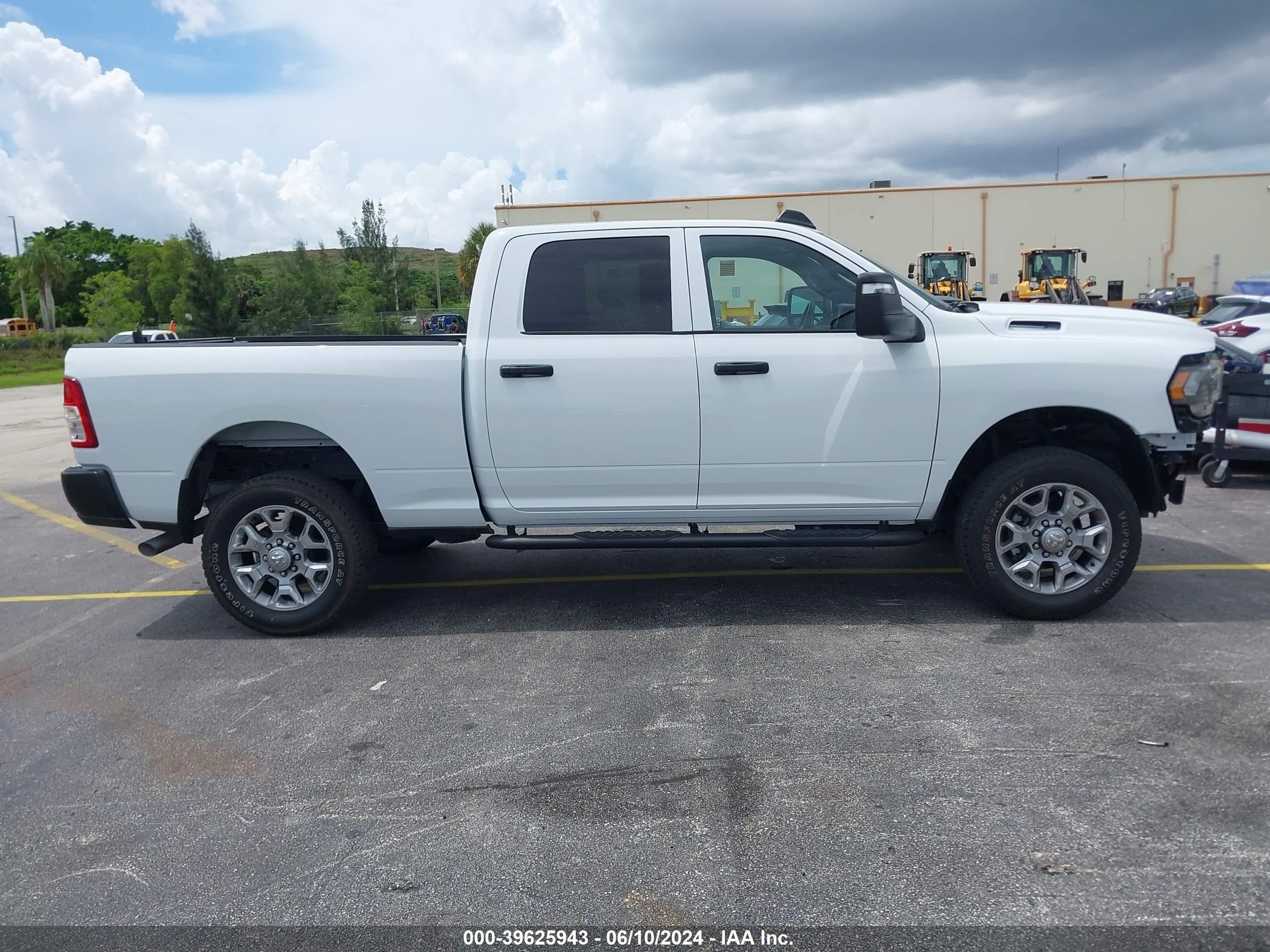 2023 Ram 2500 Tradesman 4X4 6'4 Box vin: 3C6UR5CJ2PG610164