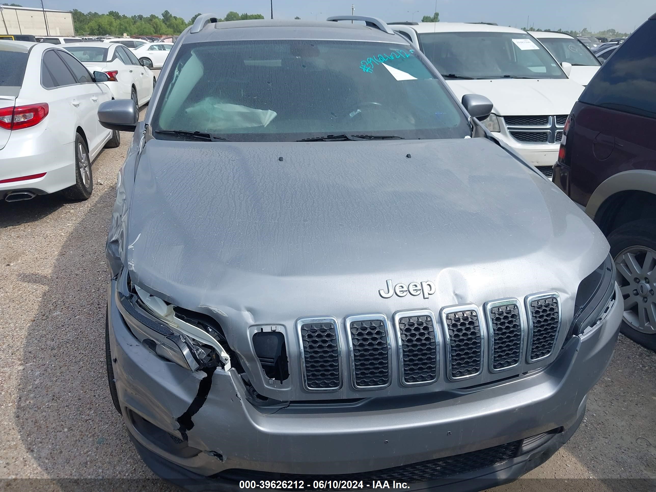 2019 Jeep Cherokee Latitude Plus Fwd vin: 1C4PJLLB5KD128613