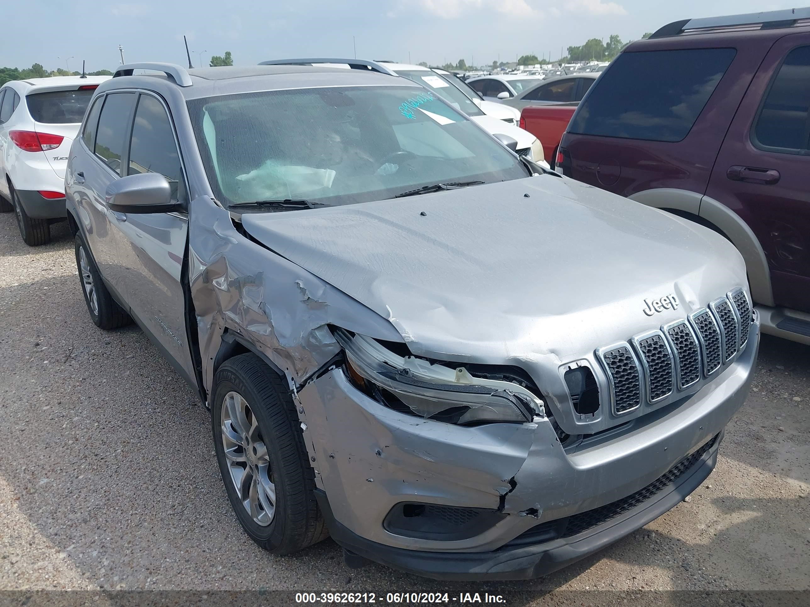 2019 Jeep Cherokee Latitude Plus Fwd vin: 1C4PJLLB5KD128613