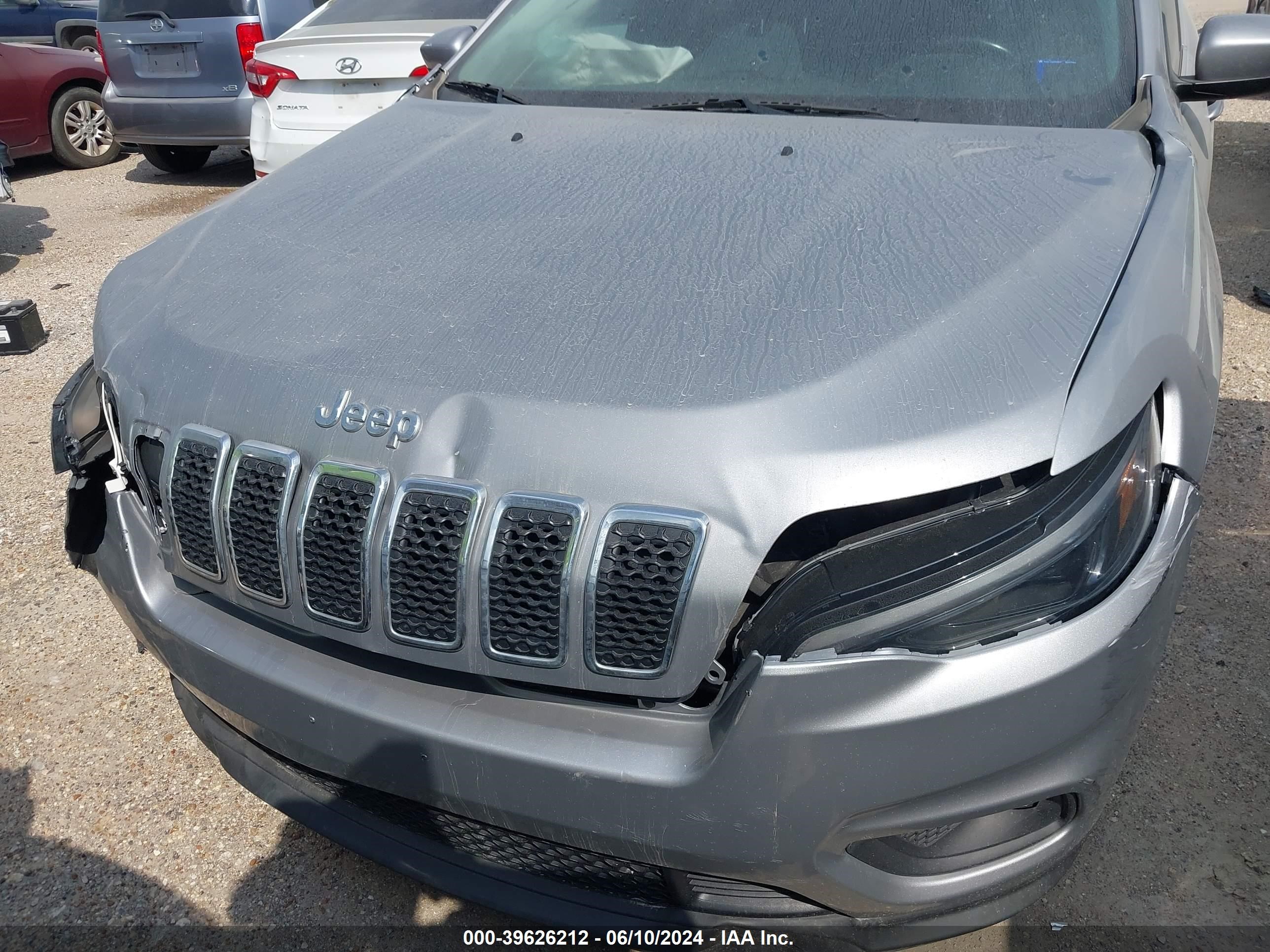 2019 Jeep Cherokee Latitude Plus Fwd vin: 1C4PJLLB5KD128613