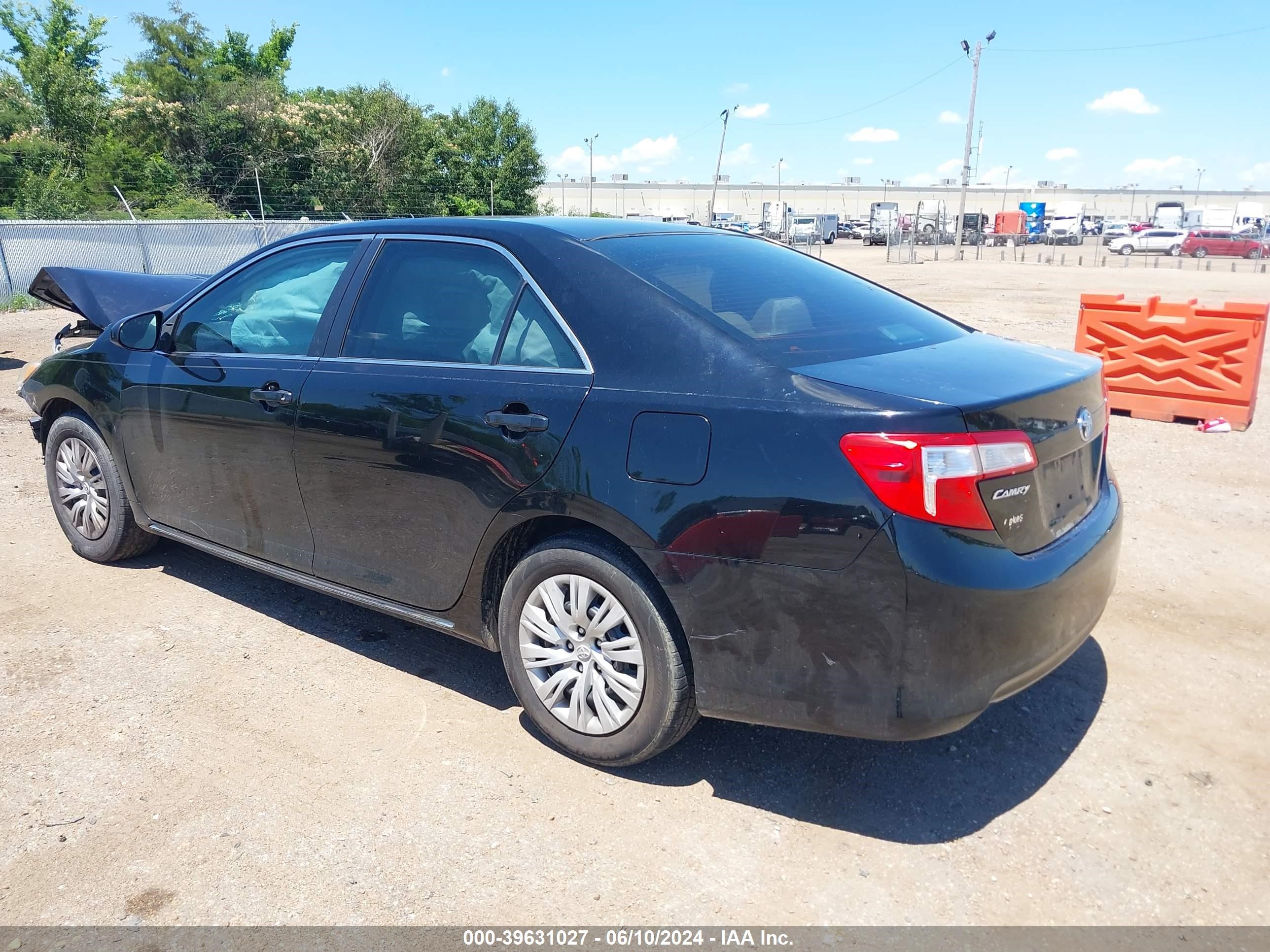 2013 Toyota Camry Le vin: 4T4BF1FK6DR297457