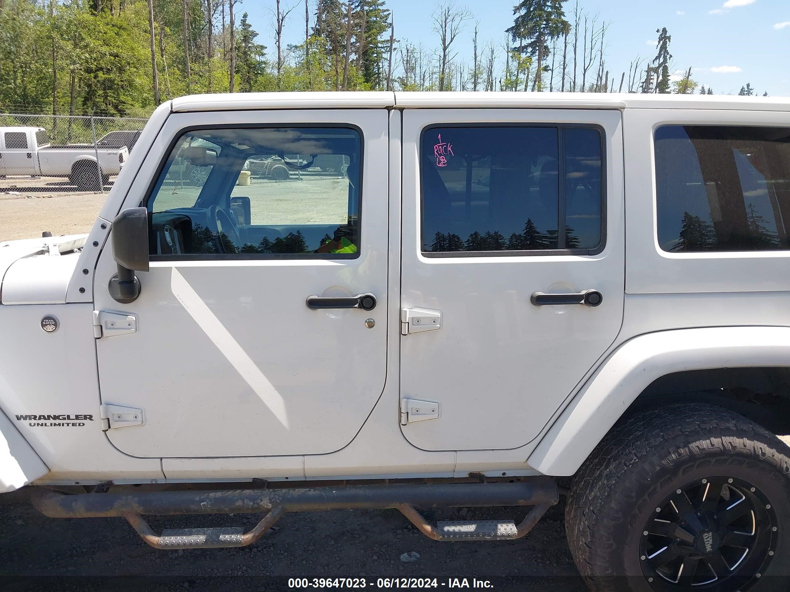 2014 Jeep Wrangler Unlimited Rubicon vin: 1C4BJWFG6EL112028