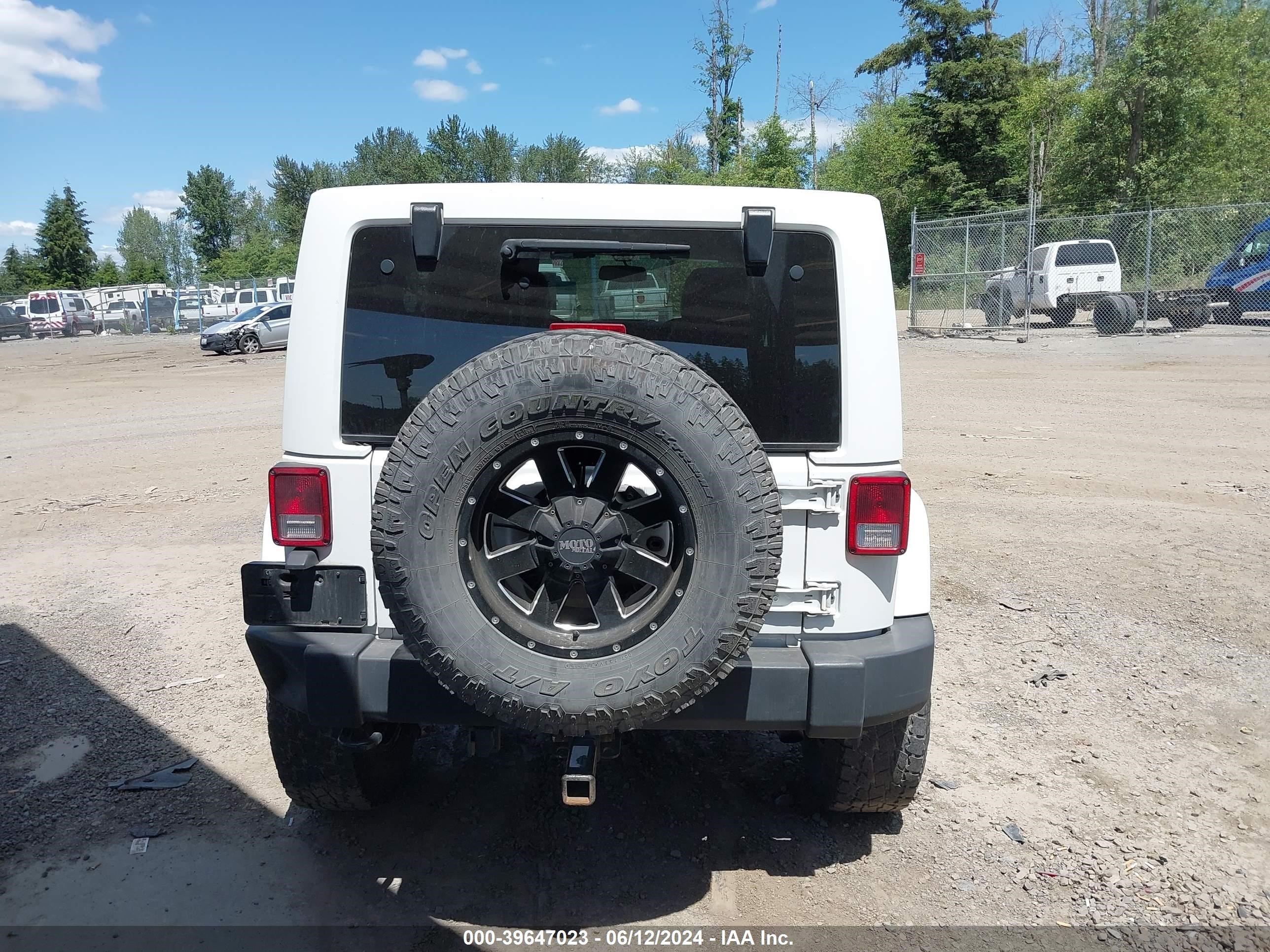 2014 Jeep Wrangler Unlimited Rubicon vin: 1C4BJWFG6EL112028