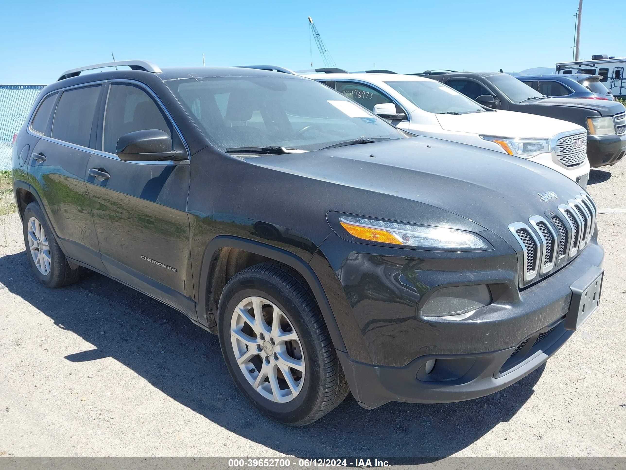 2016 Jeep Cherokee Latitude vin: 1C4PJMCS5GW244184