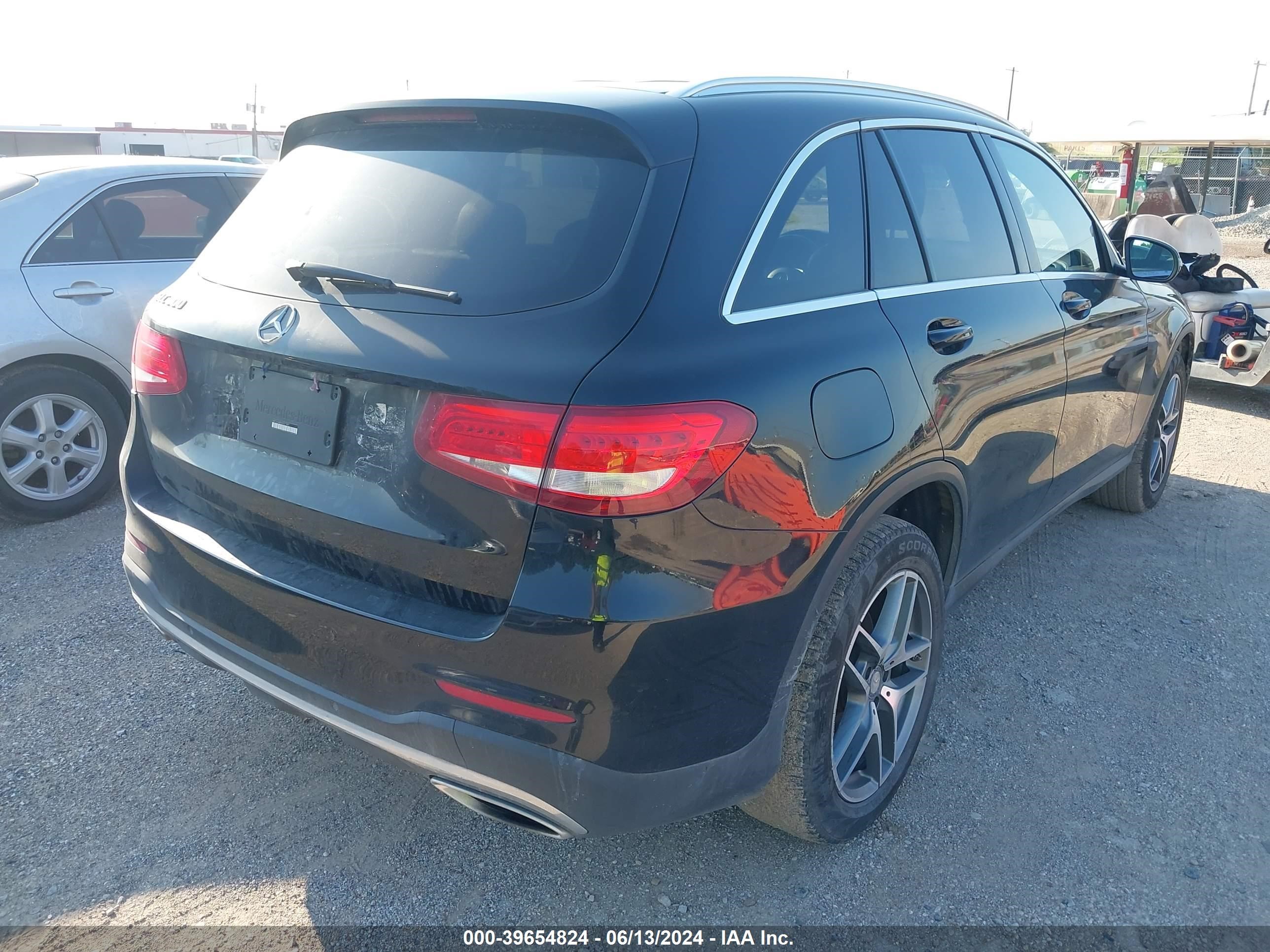 2016 Mercedes-Benz Glc 300 vin: WDC0G4JB5GF071991