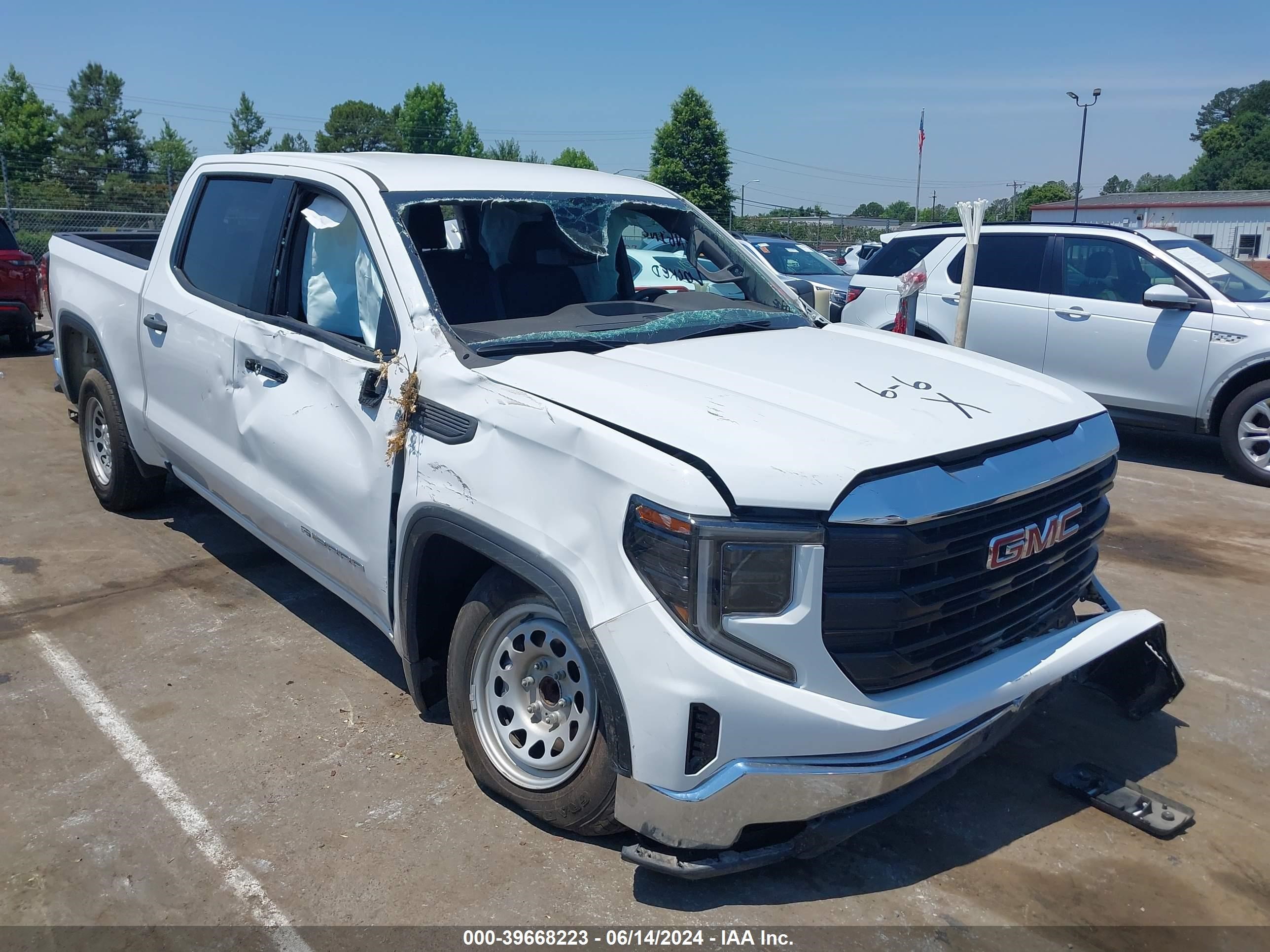 2022 GMC Sierra 1500 2Wd Short Box Pro vin: 1GTPHAED8NZ565821