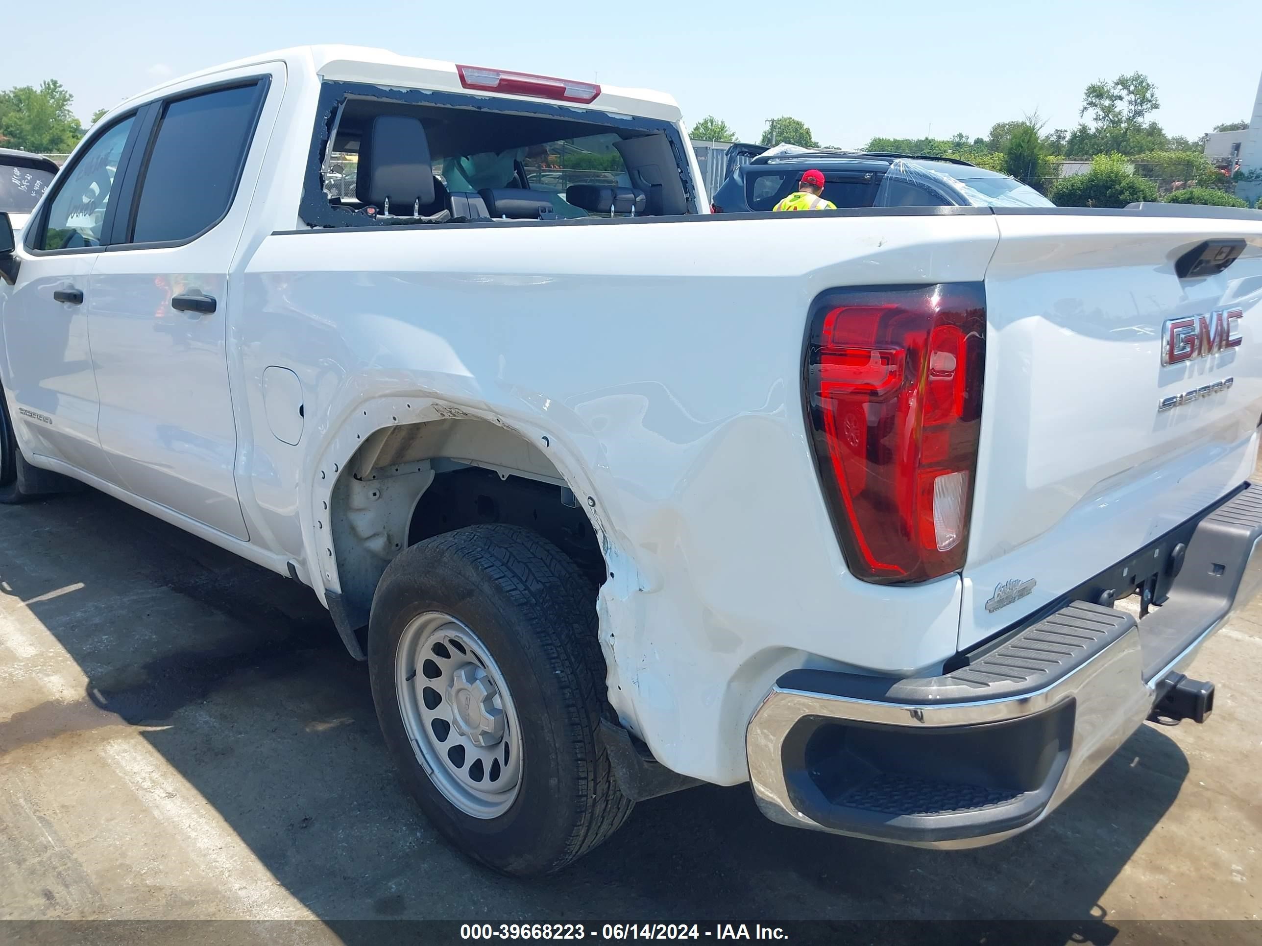 2022 GMC Sierra 1500 2Wd Short Box Pro vin: 1GTPHAED8NZ565821