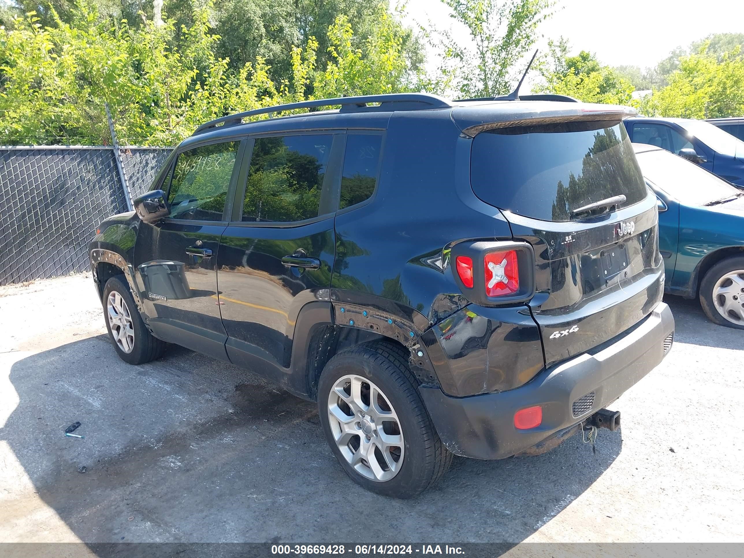 2015 Jeep Renegade Latitude vin: ZACCJBBTXFPB87974