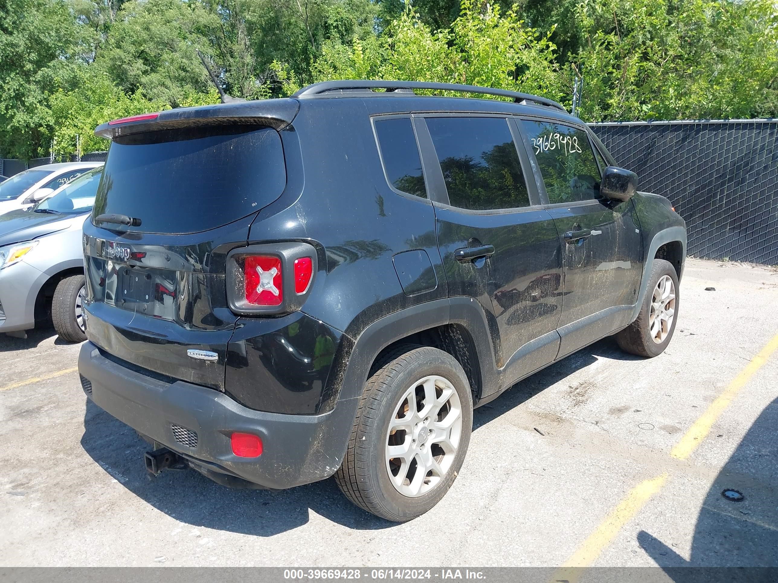 2015 Jeep Renegade Latitude vin: ZACCJBBTXFPB87974