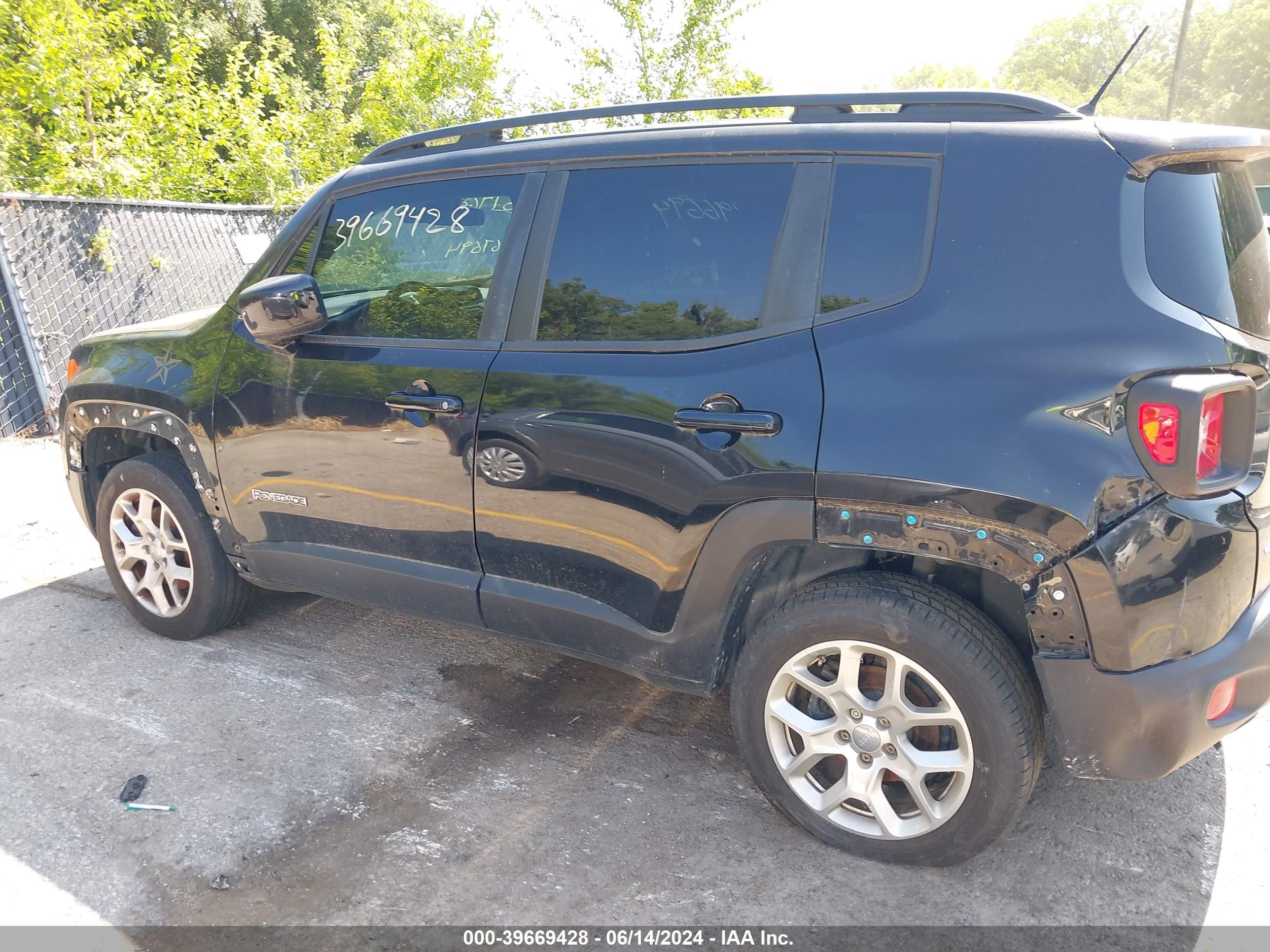 2015 Jeep Renegade Latitude vin: ZACCJBBTXFPB87974