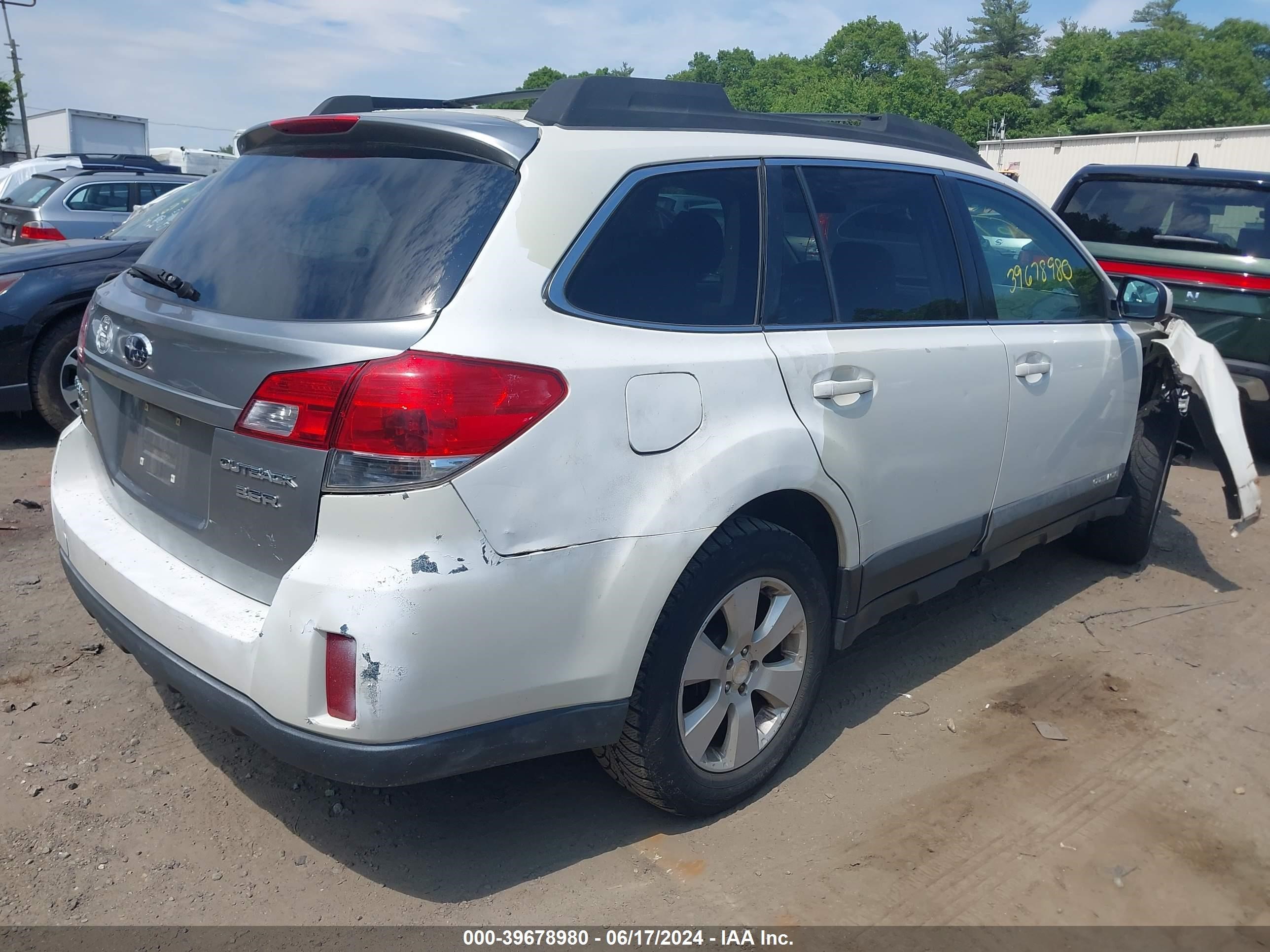 2012 Subaru Outback 2.5I Premium vin: 4S4BRCBC5C1208747