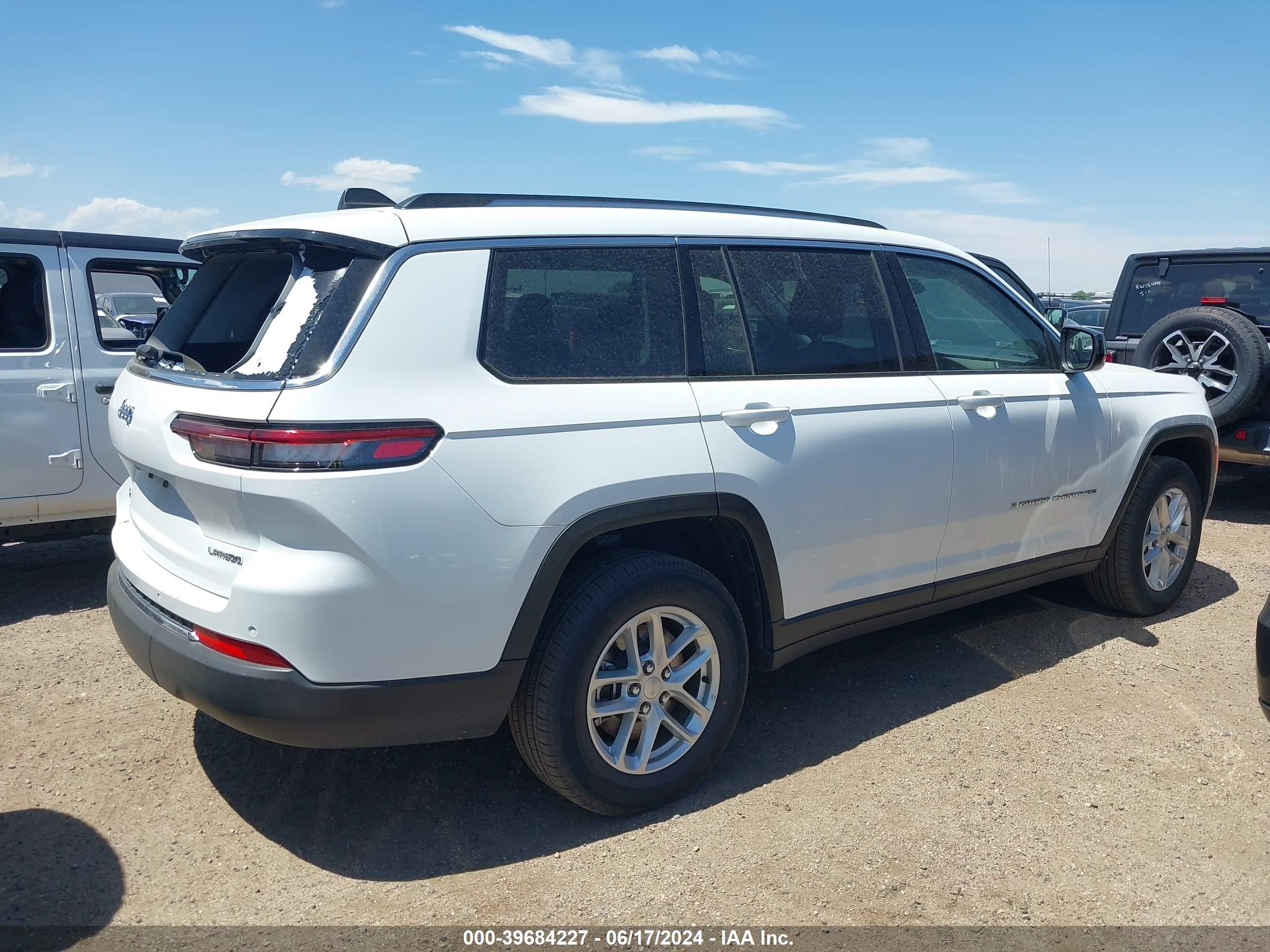 2023 Jeep Grand Cherokee L Laredo 4X4 vin: 1C4RJKAG8P8829275