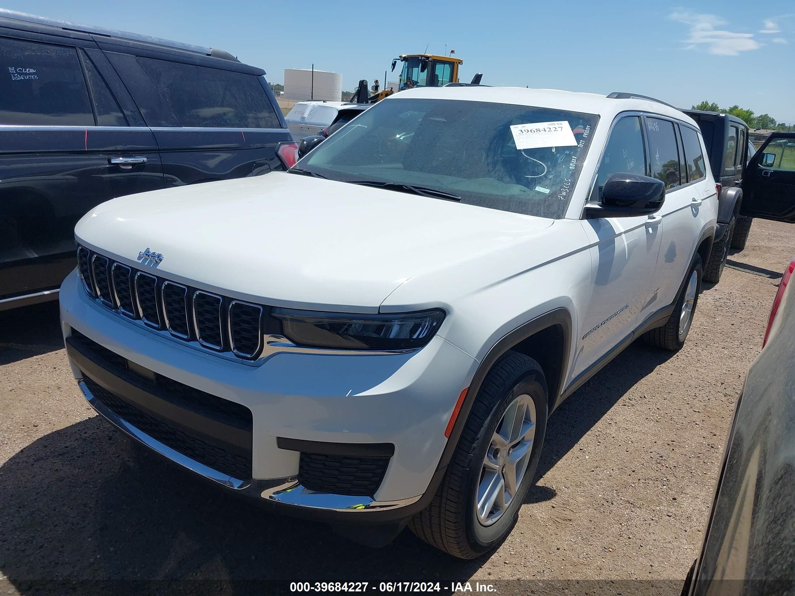 2023 Jeep Grand Cherokee L Laredo 4X4 vin: 1C4RJKAG8P8829275