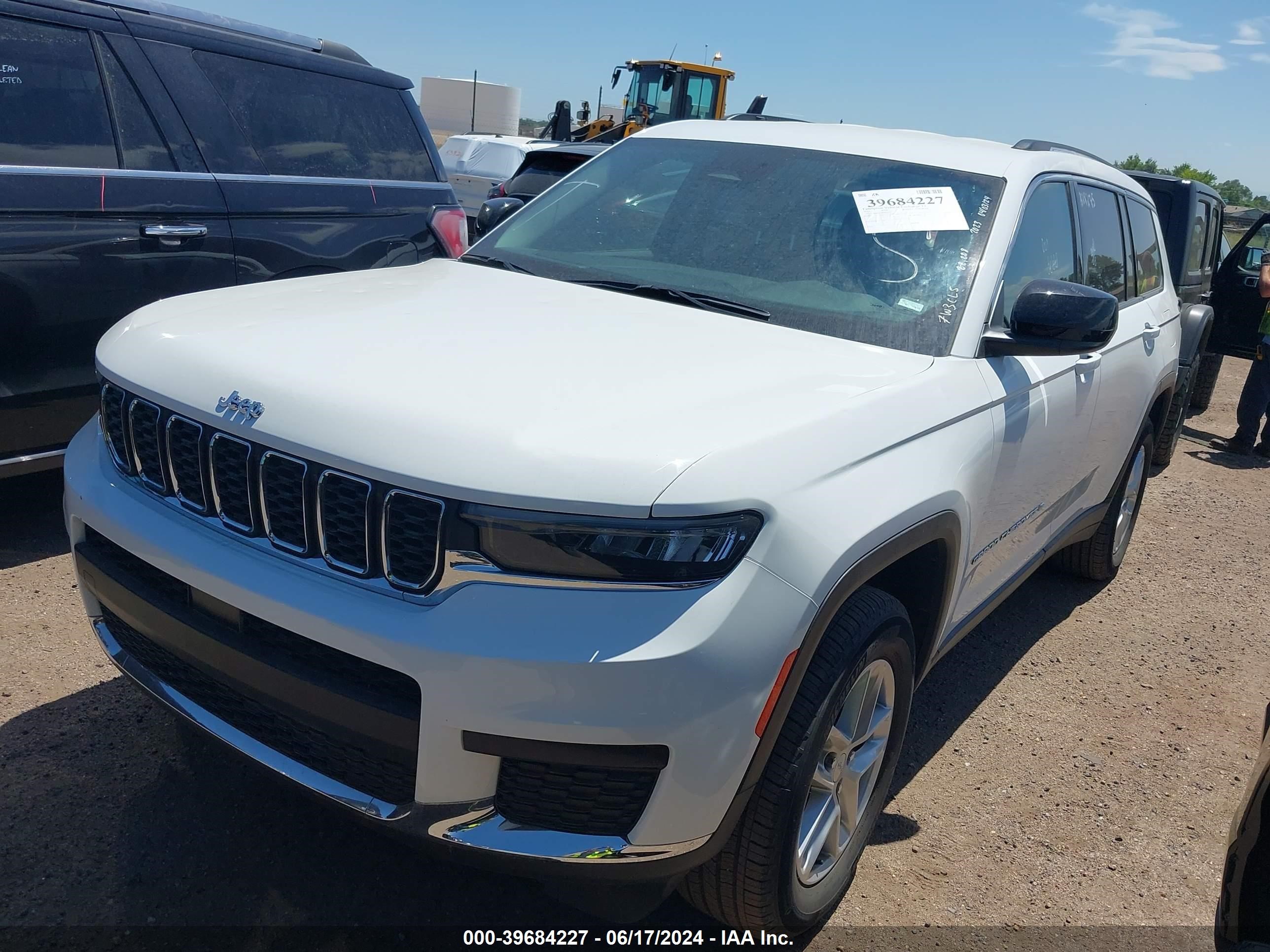 2023 Jeep Grand Cherokee L Laredo 4X4 vin: 1C4RJKAG8P8829275