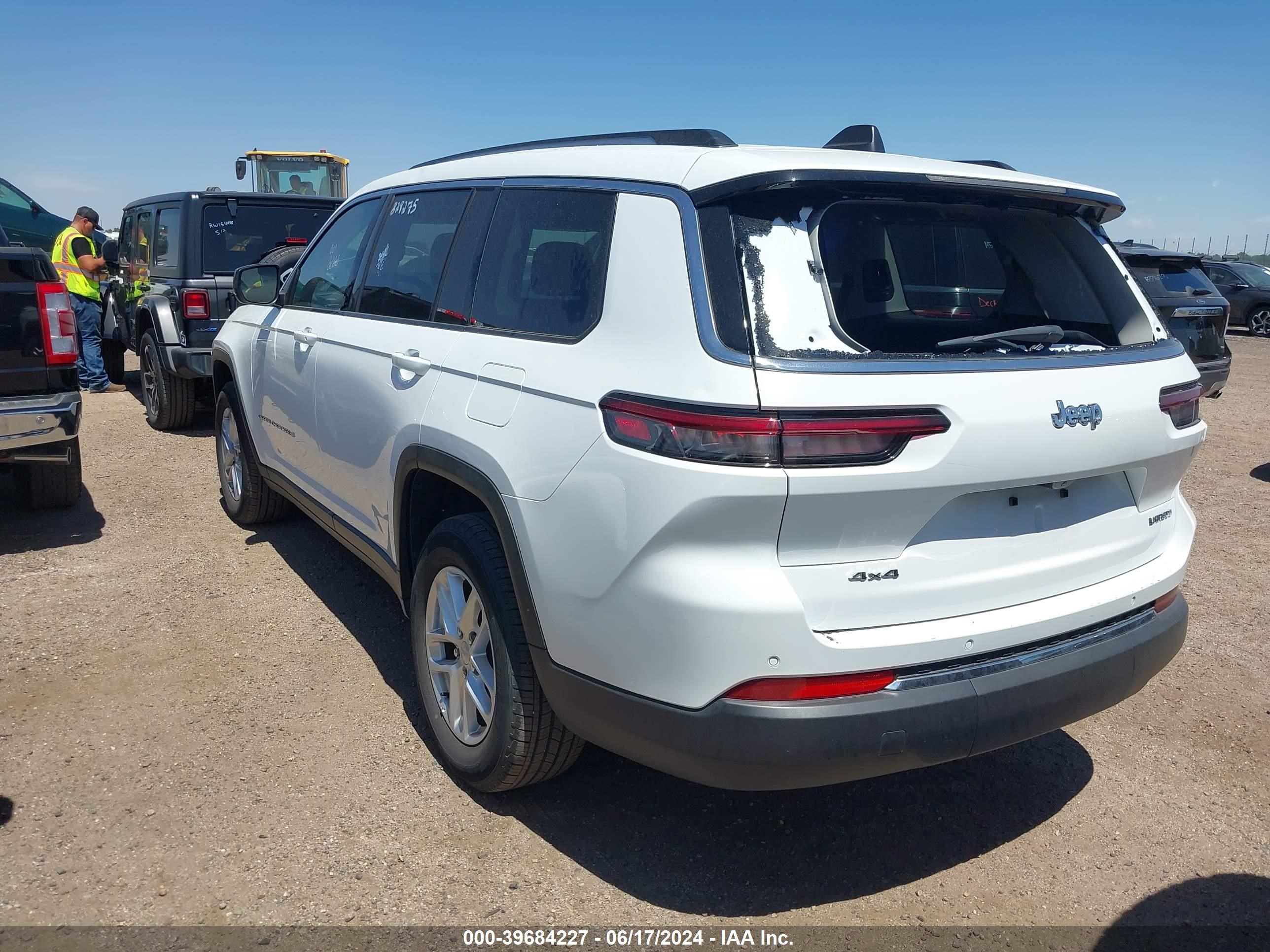 2023 Jeep Grand Cherokee L Laredo 4X4 vin: 1C4RJKAG8P8829275