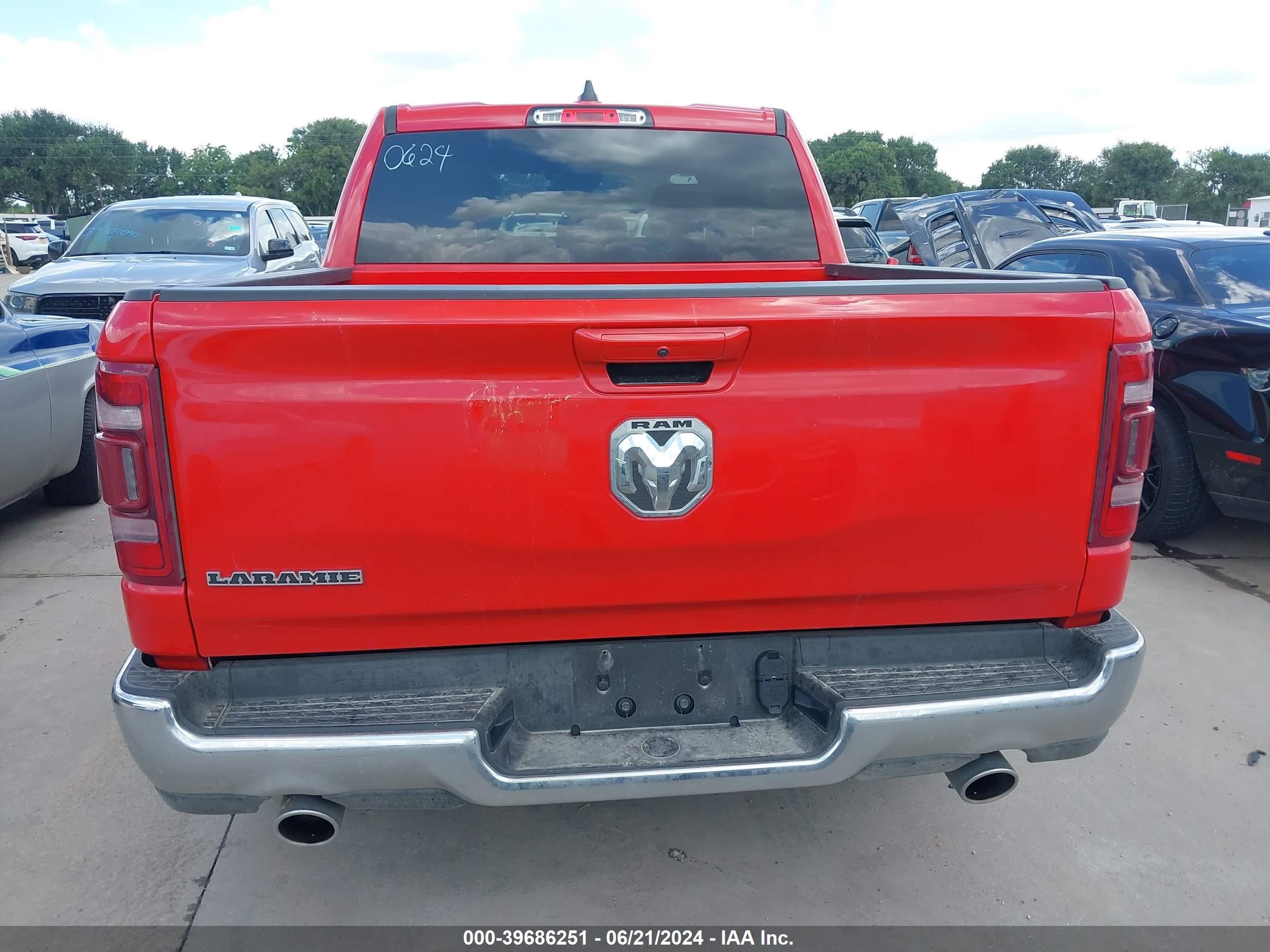 2024 Ram 1500 Laramie vin: 1C6RREJT4RN220624