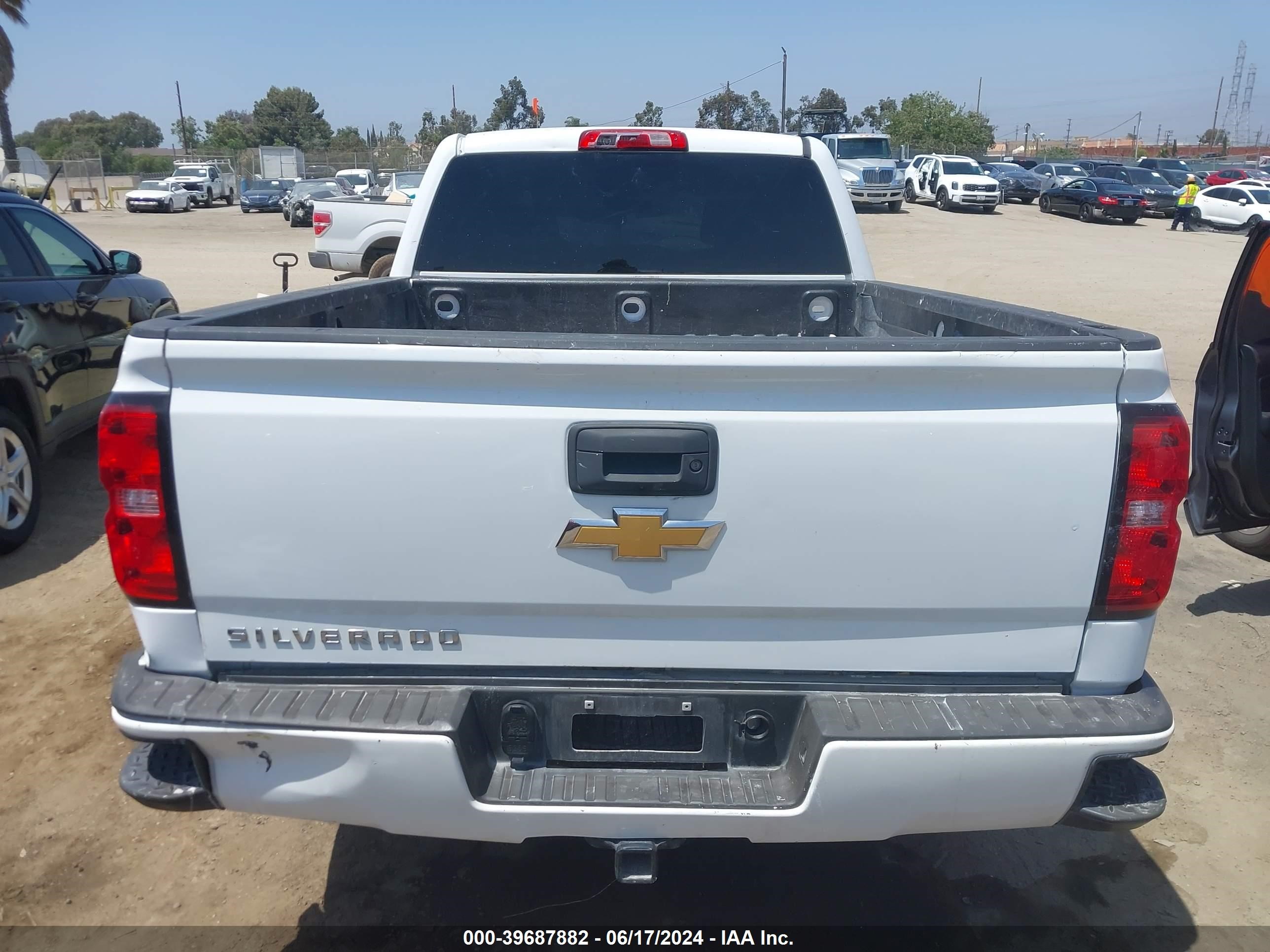 2018 Chevrolet Silverado C1500 Custom vin: 1GCRCPEC7JZ154437