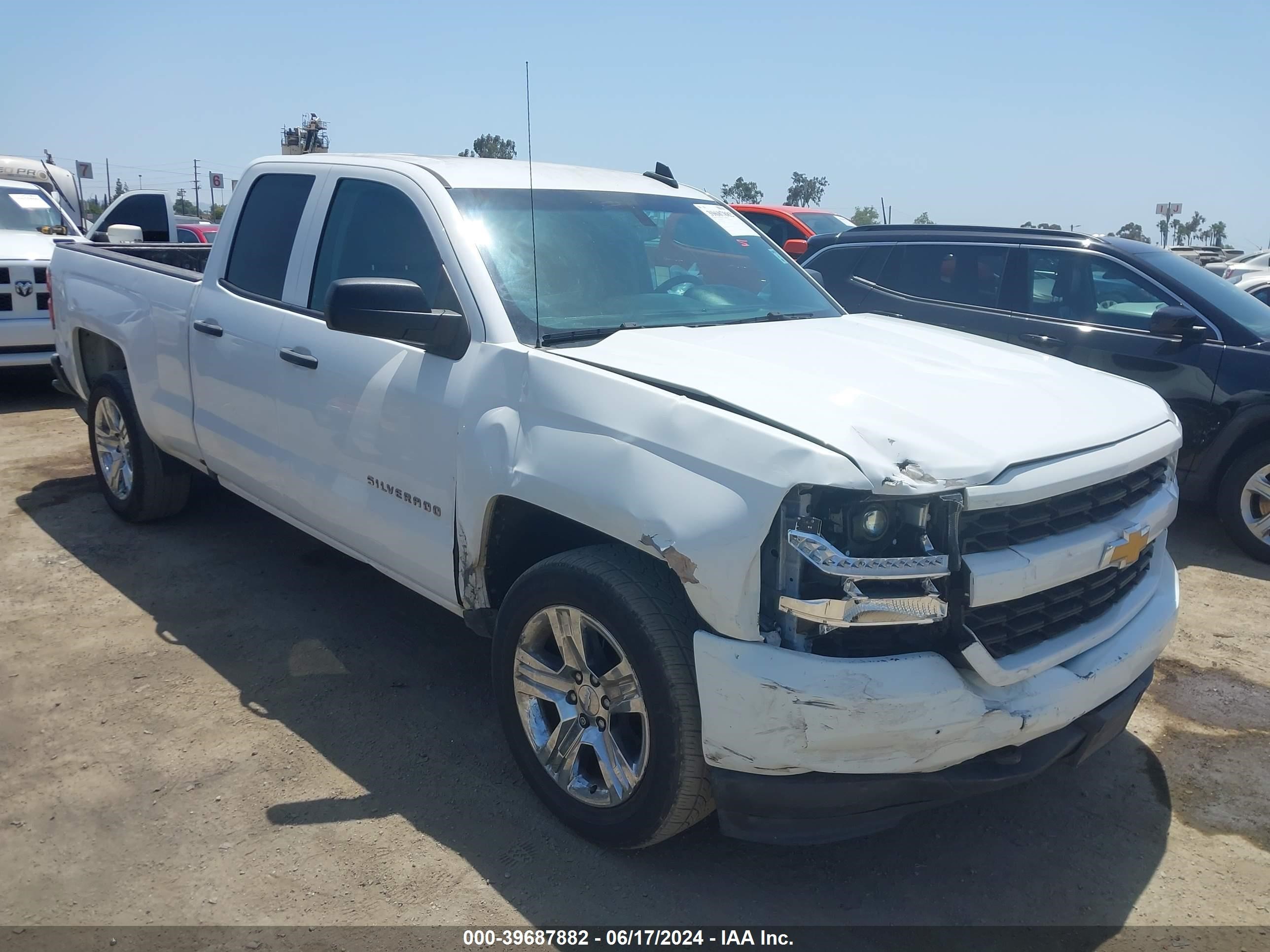 2018 Chevrolet Silverado C1500 Custom vin: 1GCRCPEC7JZ154437