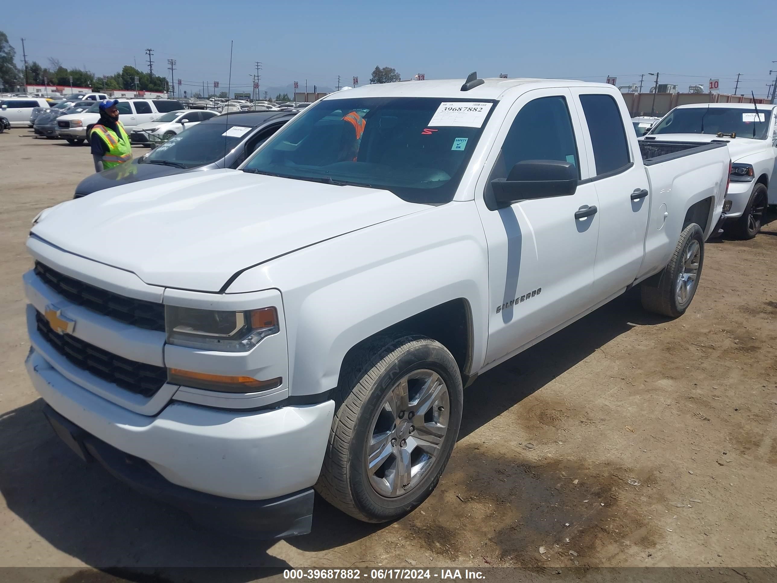 2018 Chevrolet Silverado C1500 Custom vin: 1GCRCPEC7JZ154437