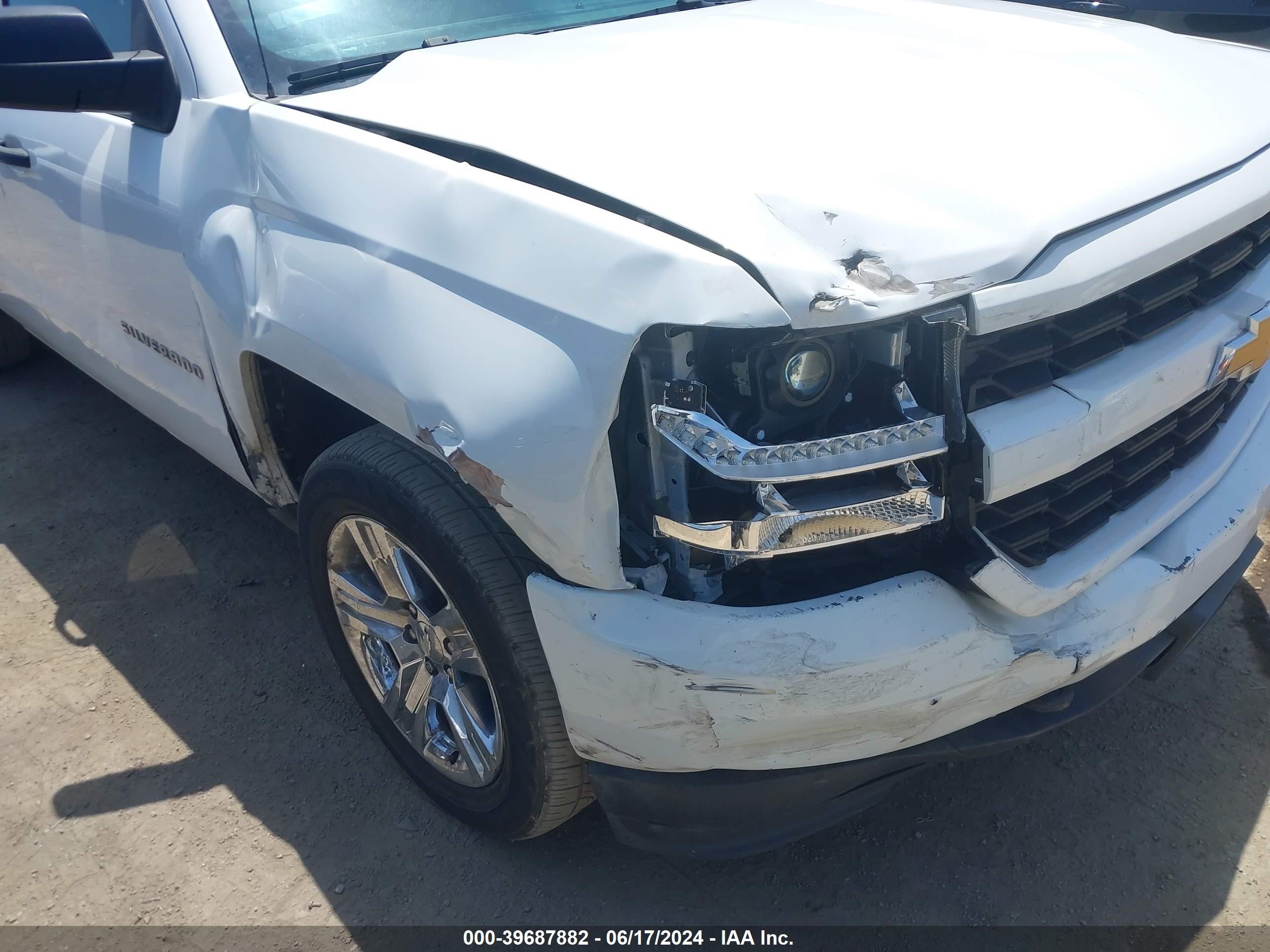 2018 Chevrolet Silverado C1500 Custom vin: 1GCRCPEC7JZ154437