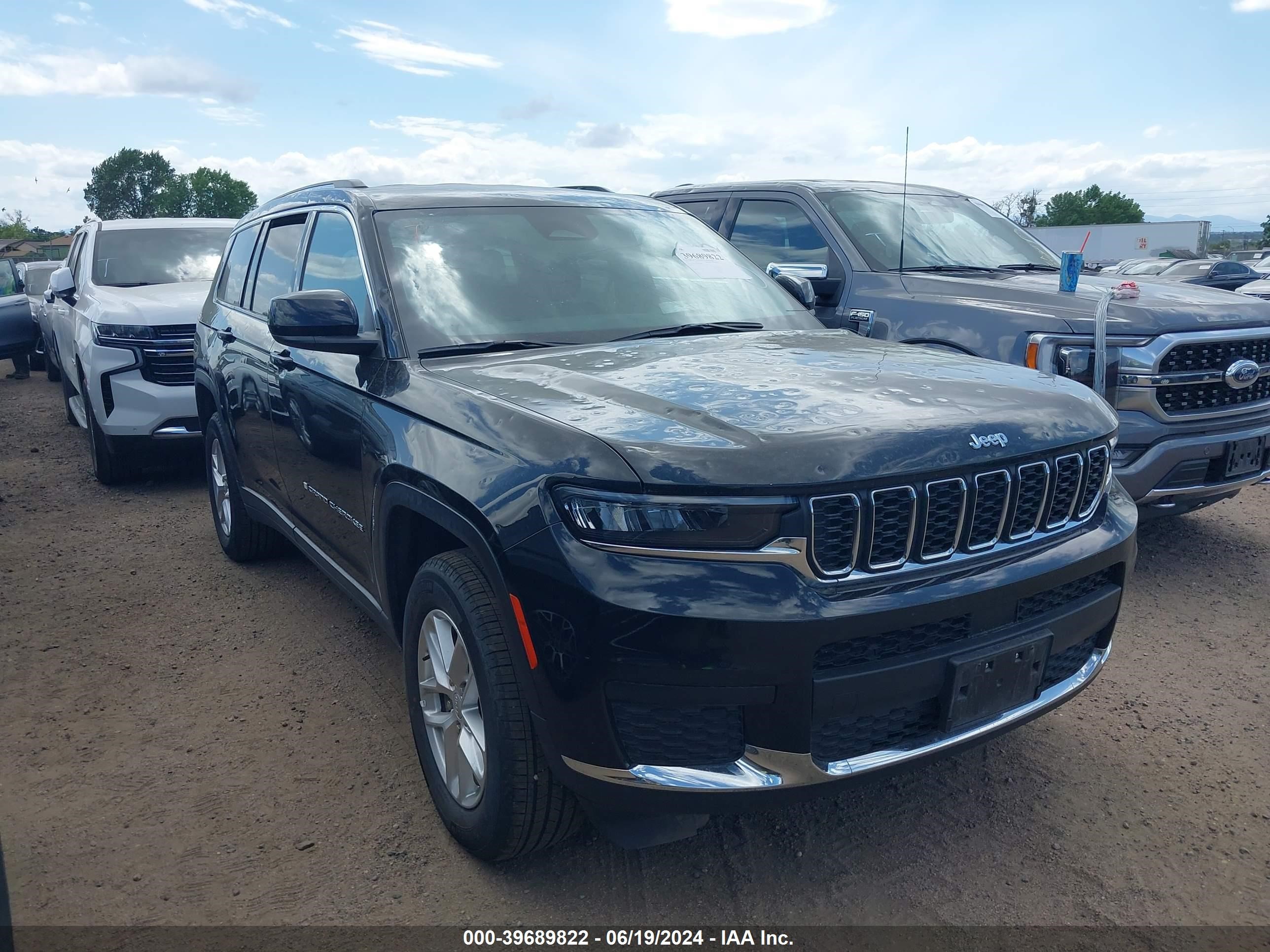 2023 Jeep Grand Cherokee L Laredo 4X4 vin: 1C4RJKAG8P8829518