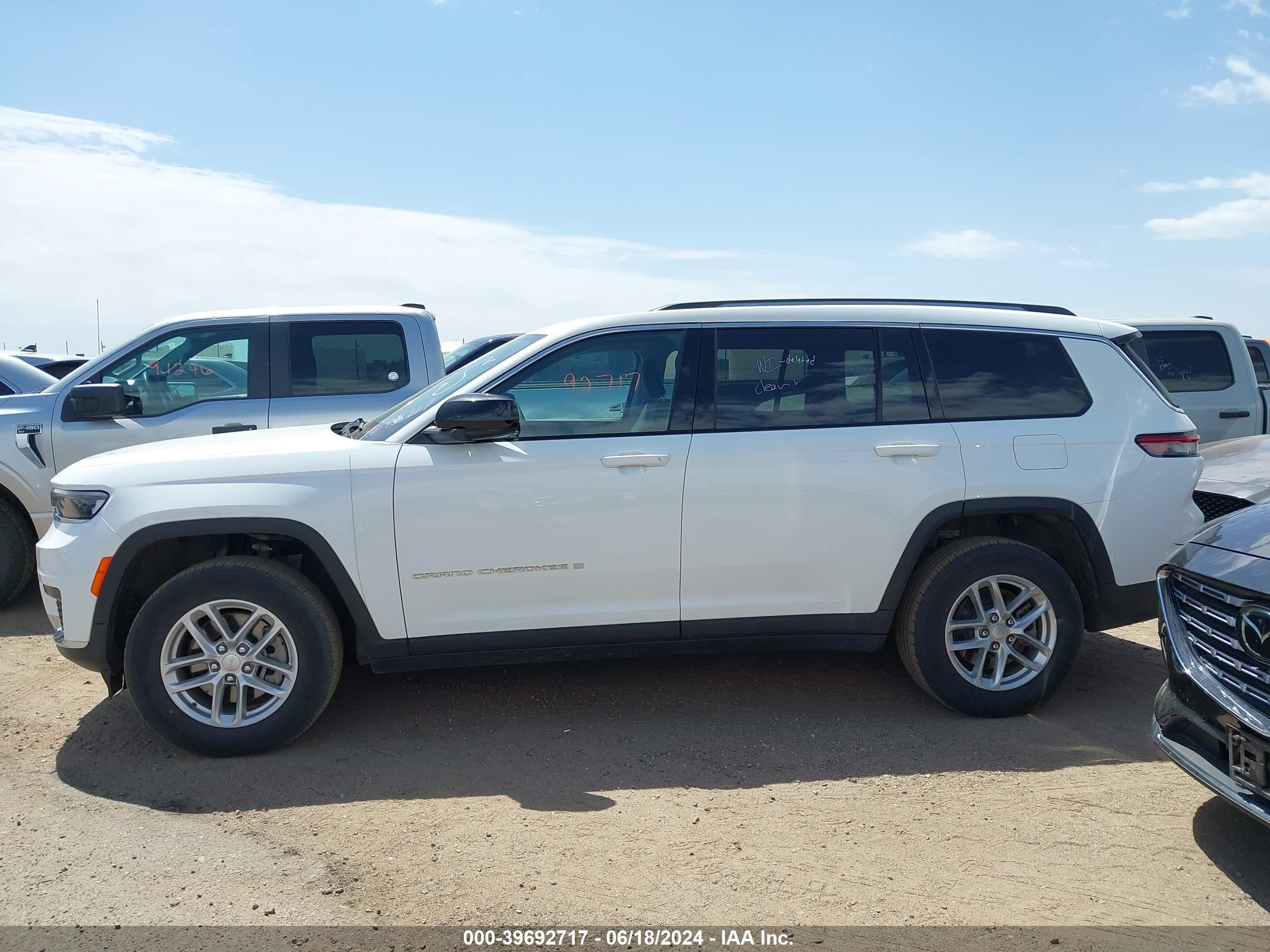 2023 Jeep Grand Cherokee L Laredo 4X4 vin: 1C4RJKAG4P8815163