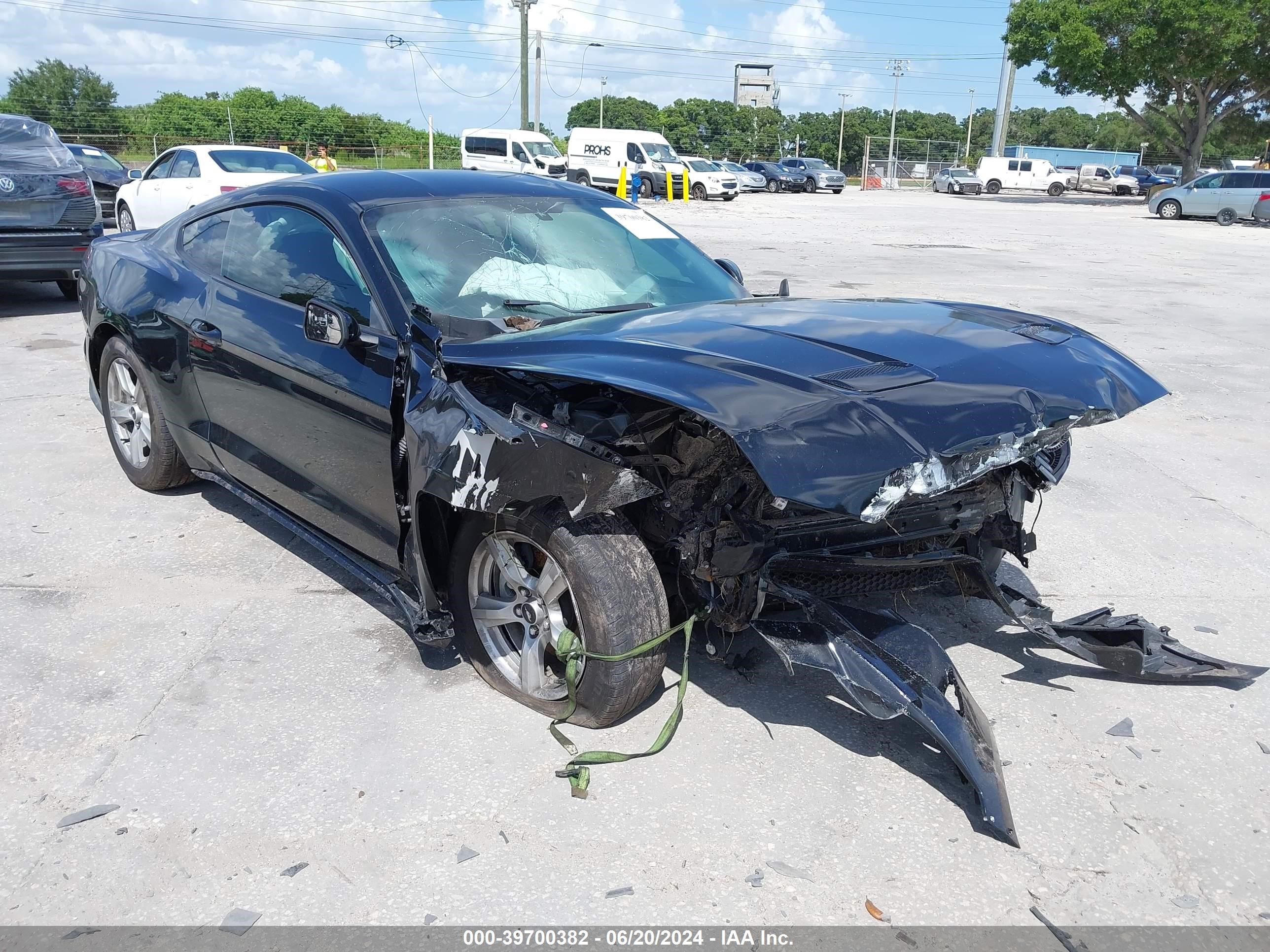 2019 Ford Mustang Ecoboost vin: 1FA6P8TH9K5203261