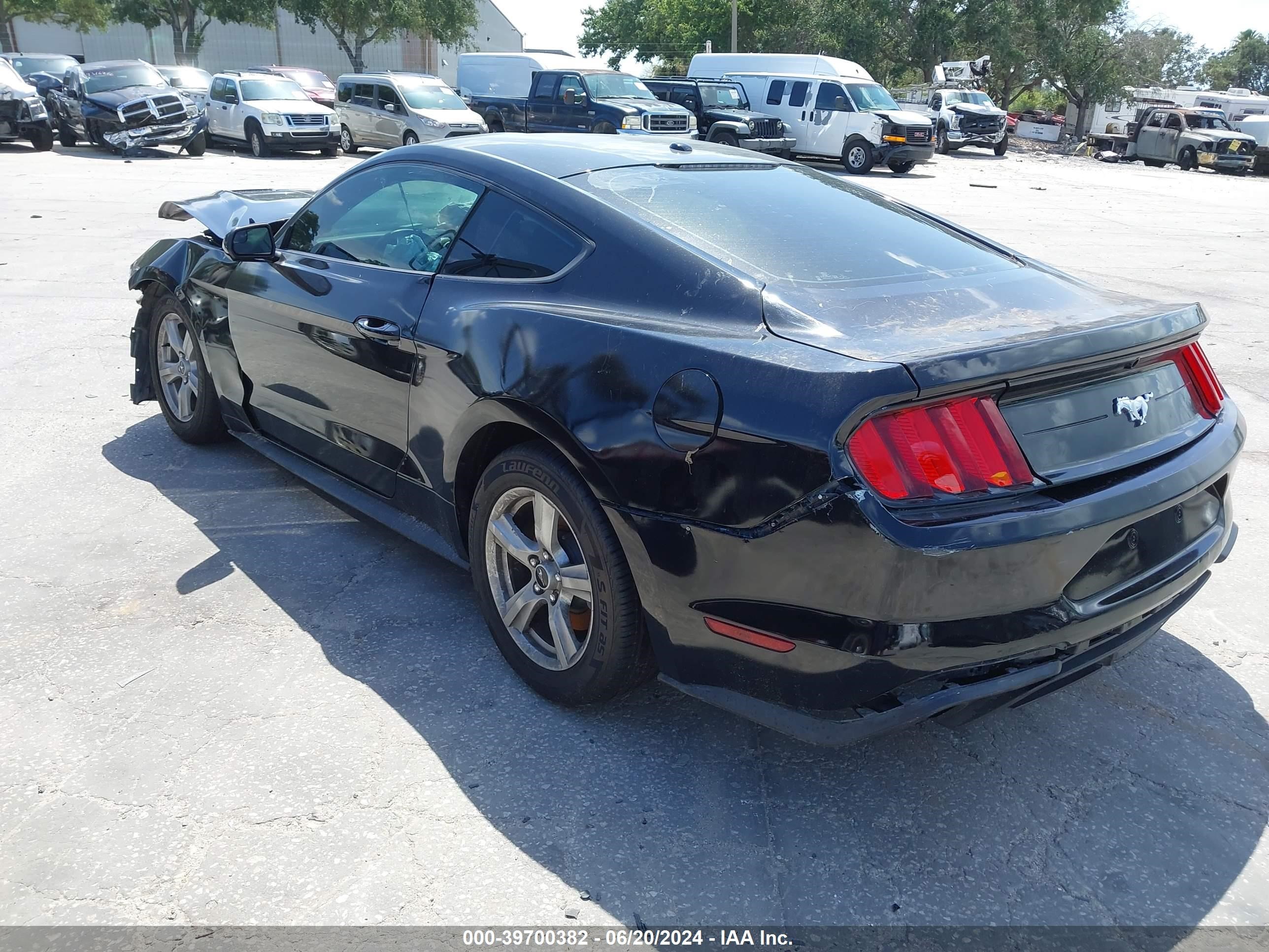 2019 Ford Mustang Ecoboost vin: 1FA6P8TH9K5203261