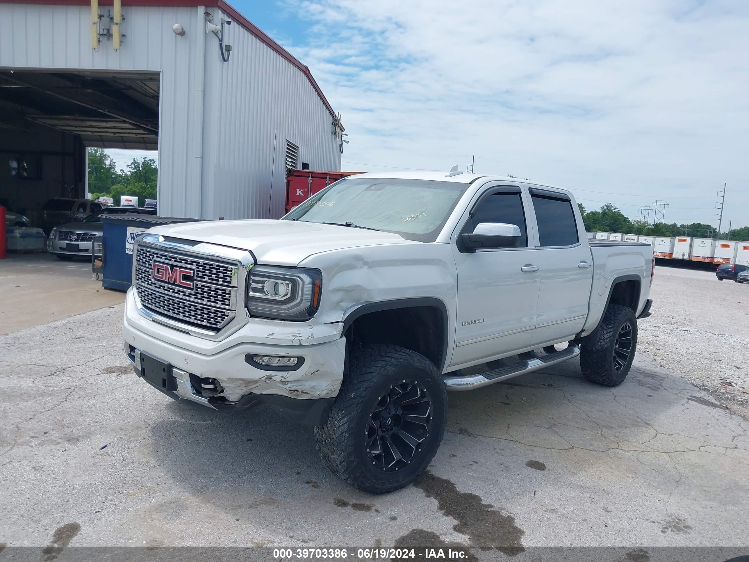 2018 GMC Sierra 1500 Denali vin: 3GTU2PEJXJG564113