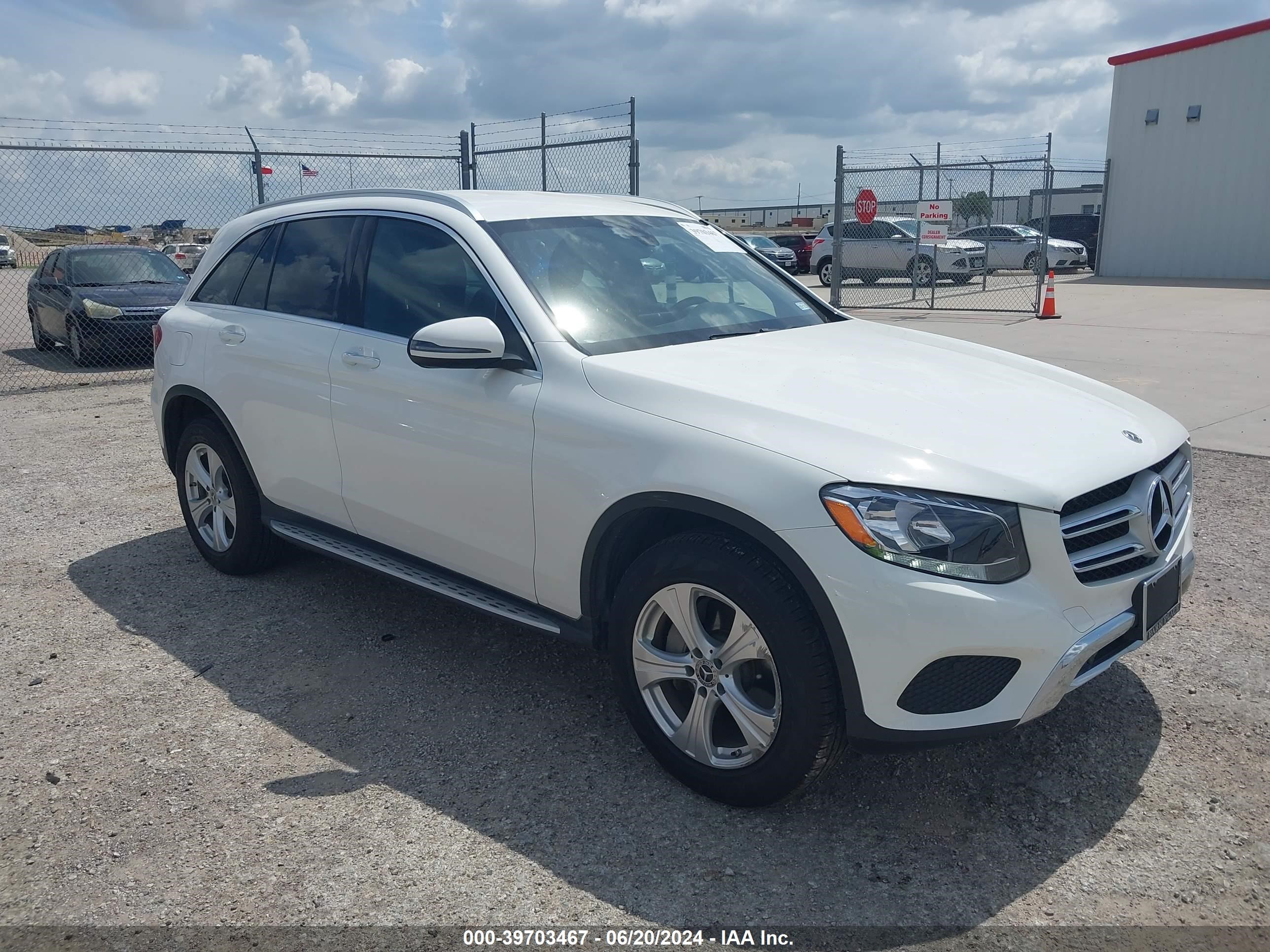 2017 Mercedes-Benz Glc vin: WDC0G4JB6HF260683