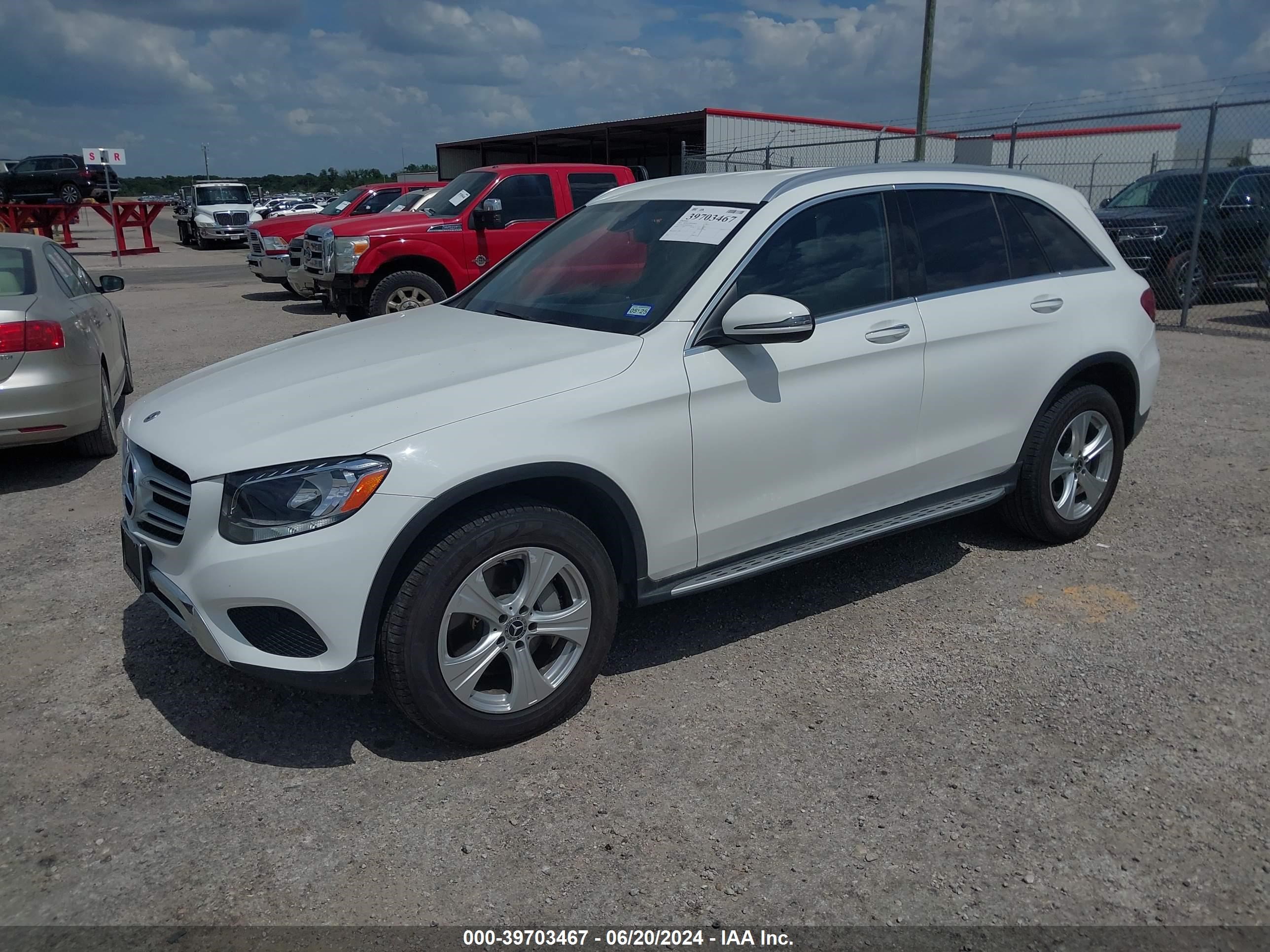 2017 Mercedes-Benz Glc vin: WDC0G4JB6HF260683