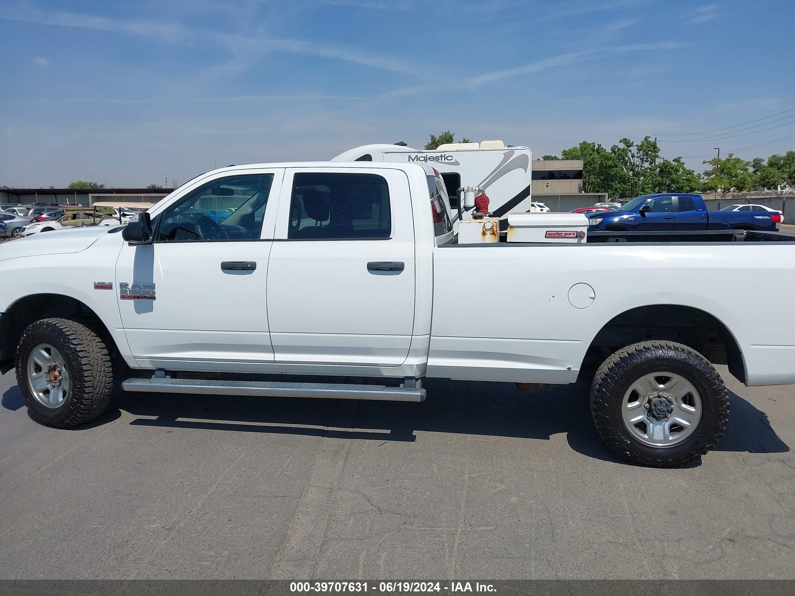 2017 Ram 2500 Tradesman 4X4 8' Box vin: 3C6UR5HJ0HG716204