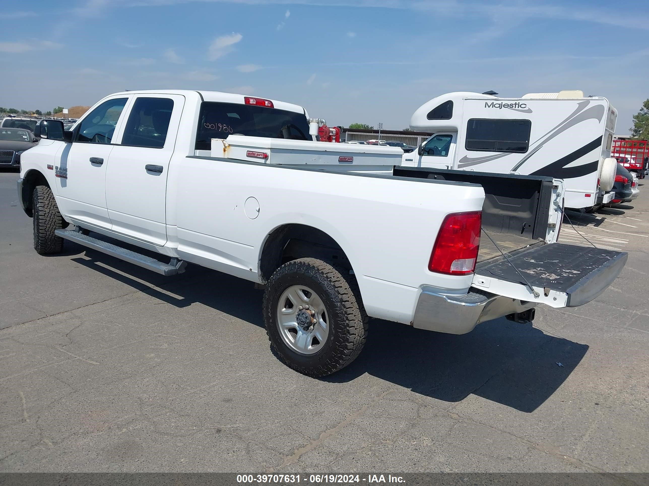 2017 Ram 2500 Tradesman 4X4 8' Box vin: 3C6UR5HJ0HG716204