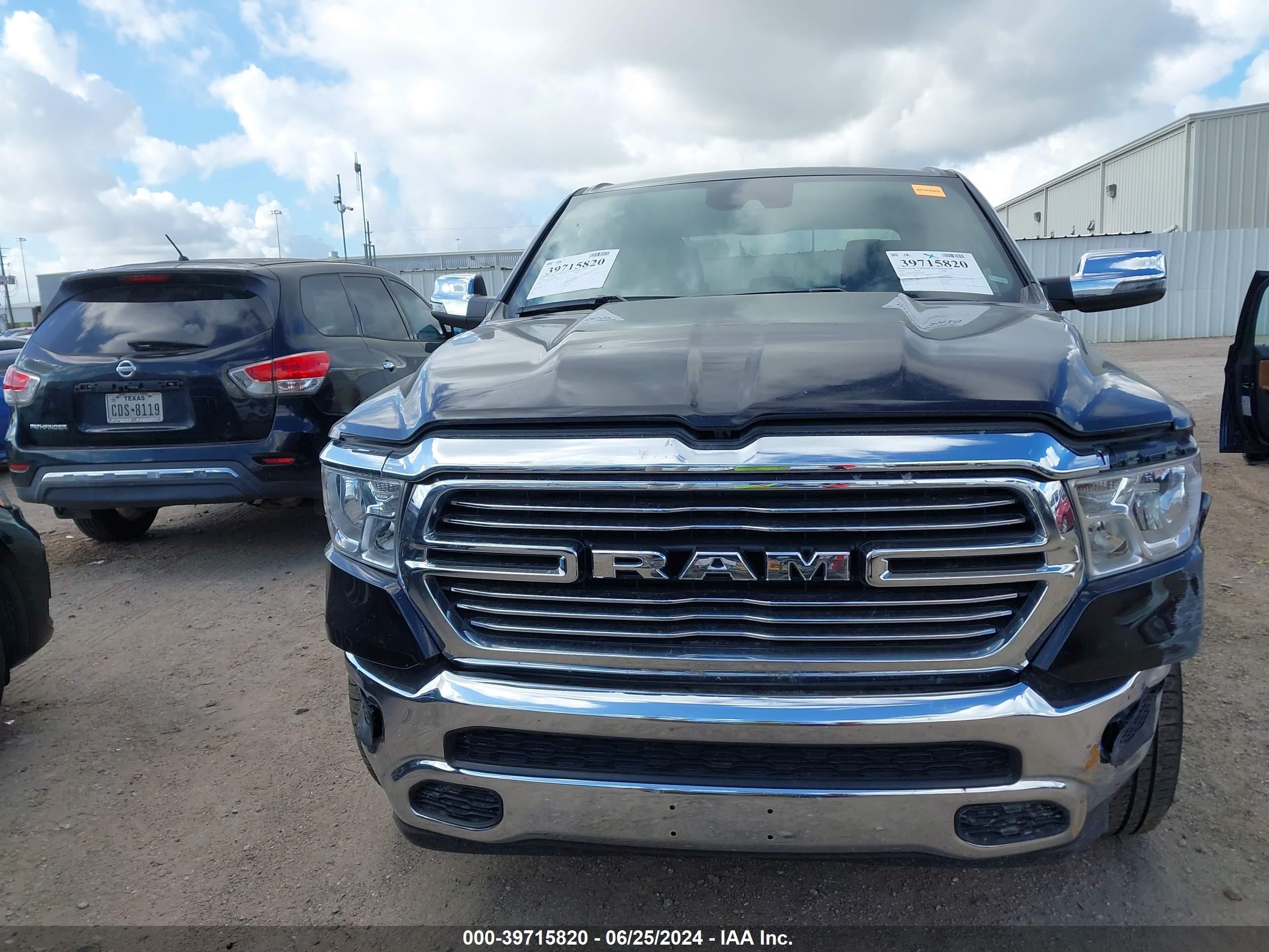 2024 Ram 1500 Laramie vin: 1C6RREJT3RN219660