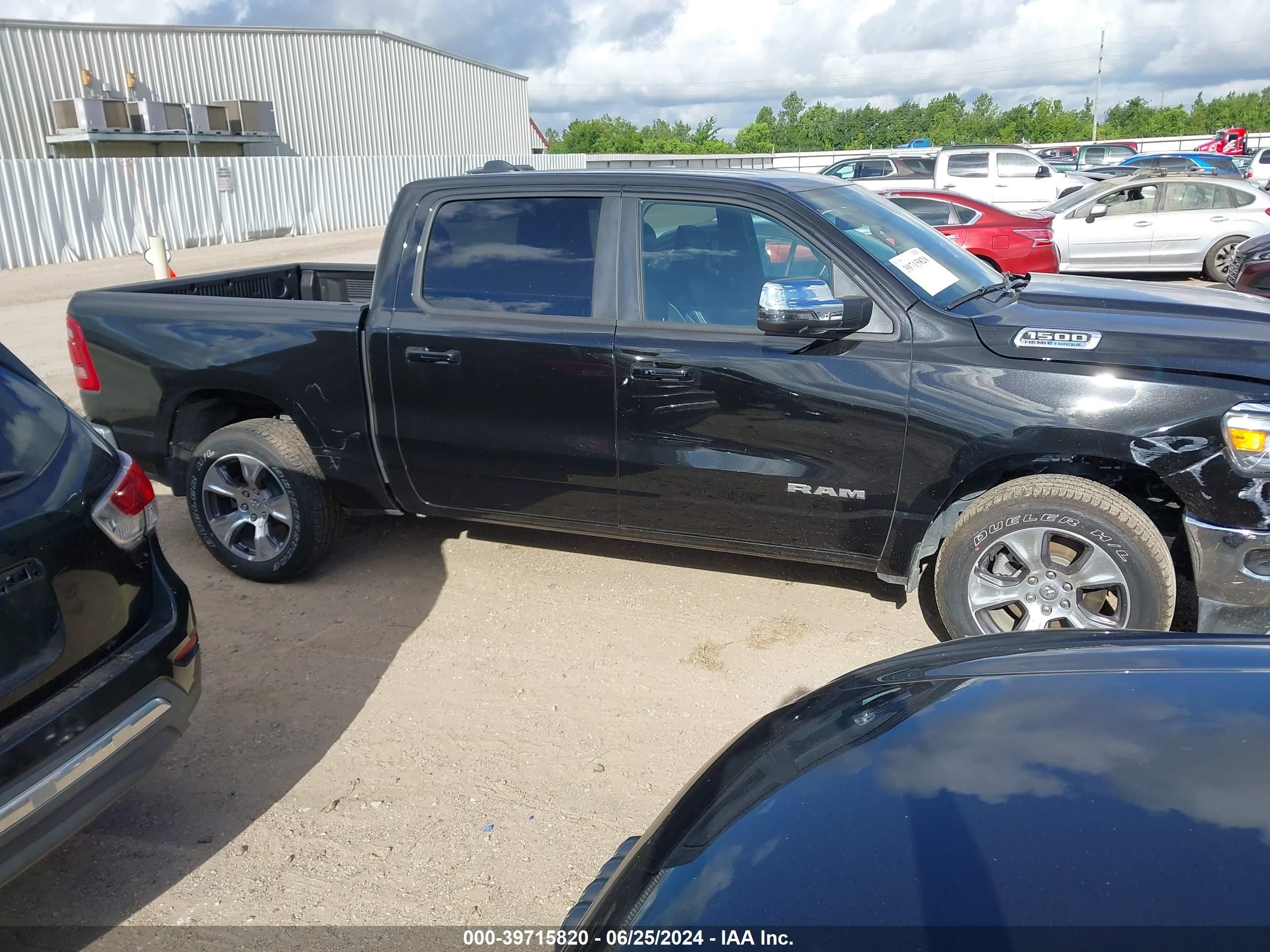 2024 Ram 1500 Laramie vin: 1C6RREJT3RN219660