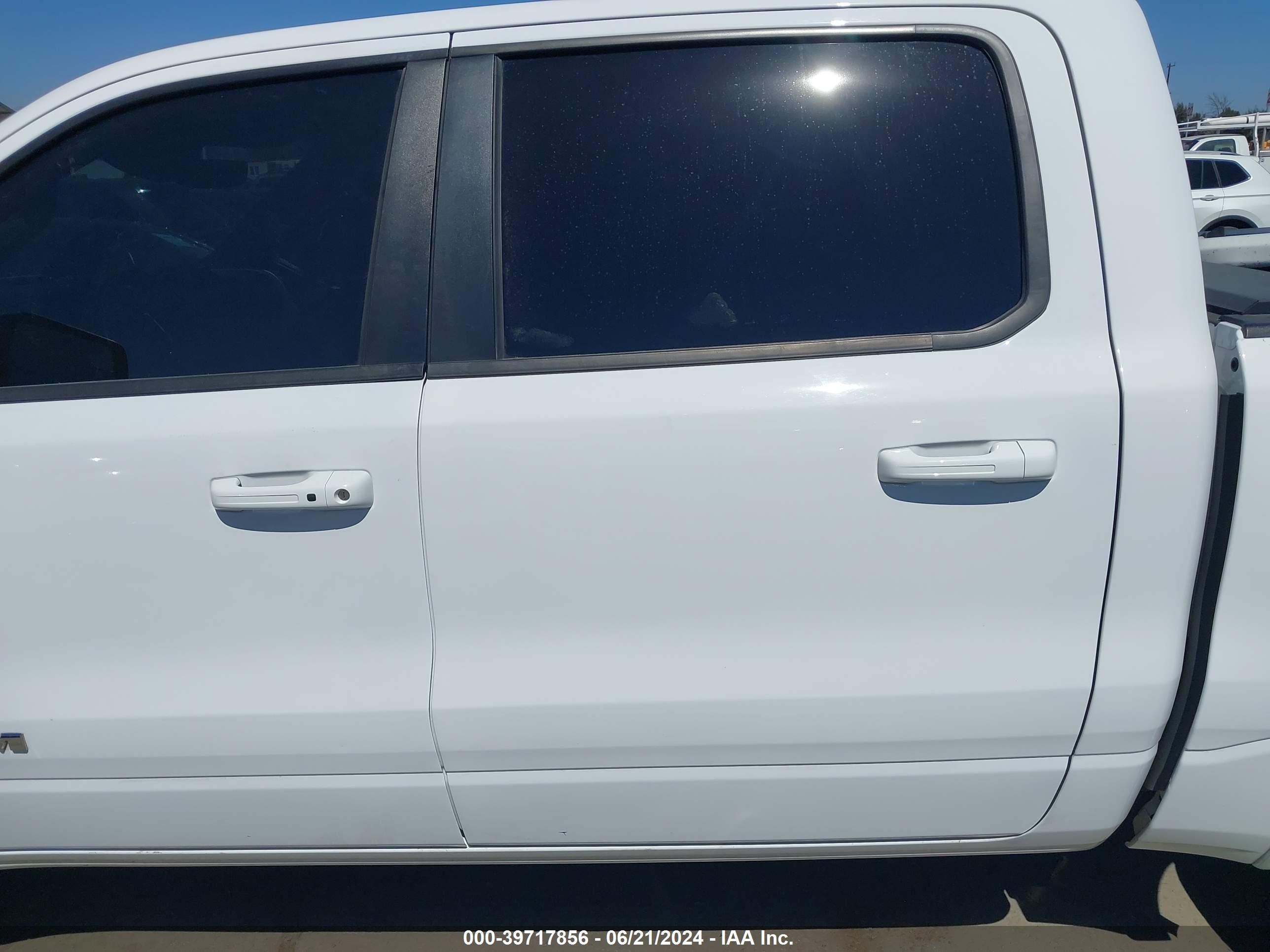 2021 Ram 1500 Laramie vin: 1C6SRFJT3MN66480